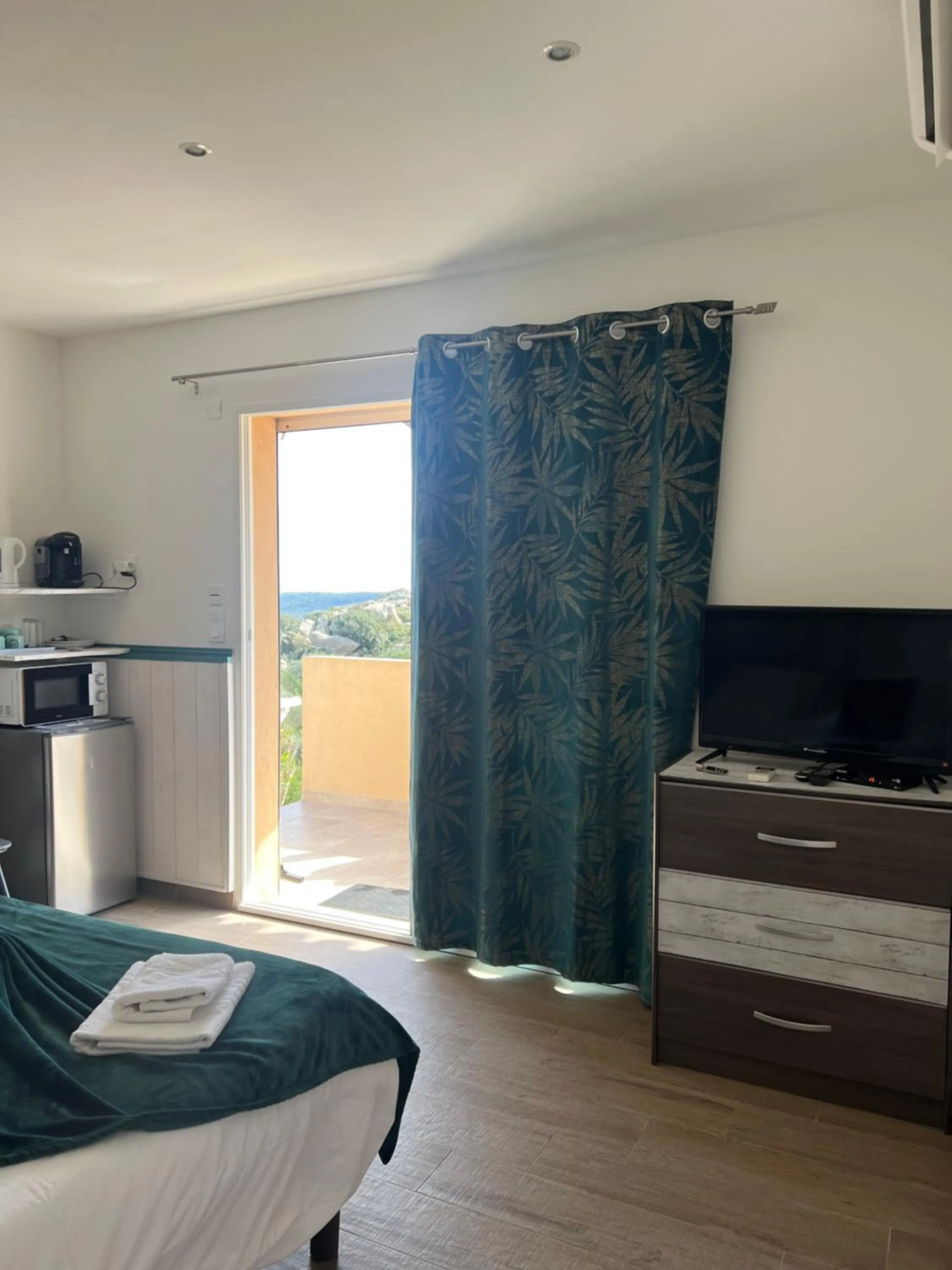 TV and multimedia, Bed in A Santa Trinita