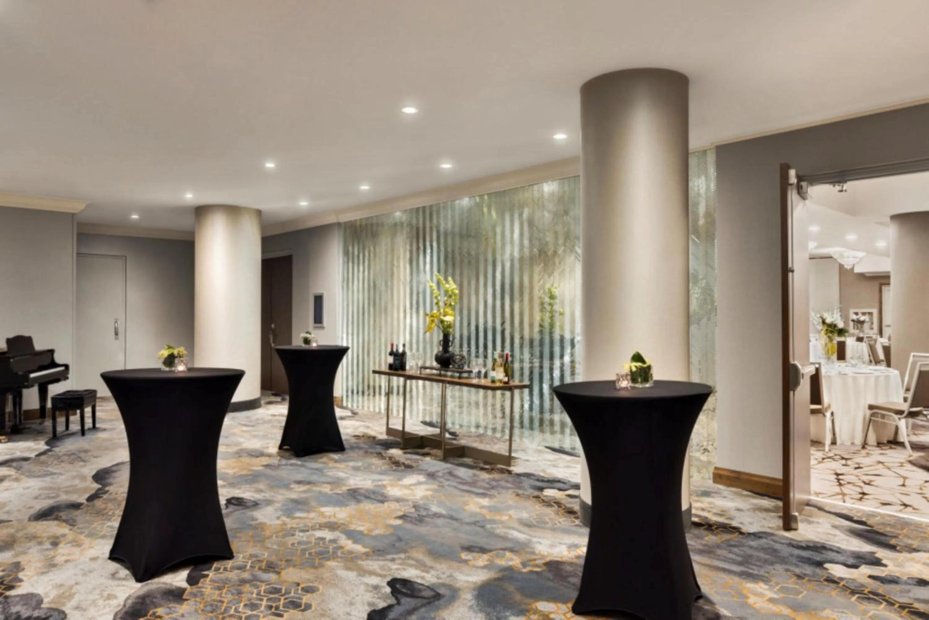 Meeting/conference room in Crowne Plaza Toronto Airport by IHG