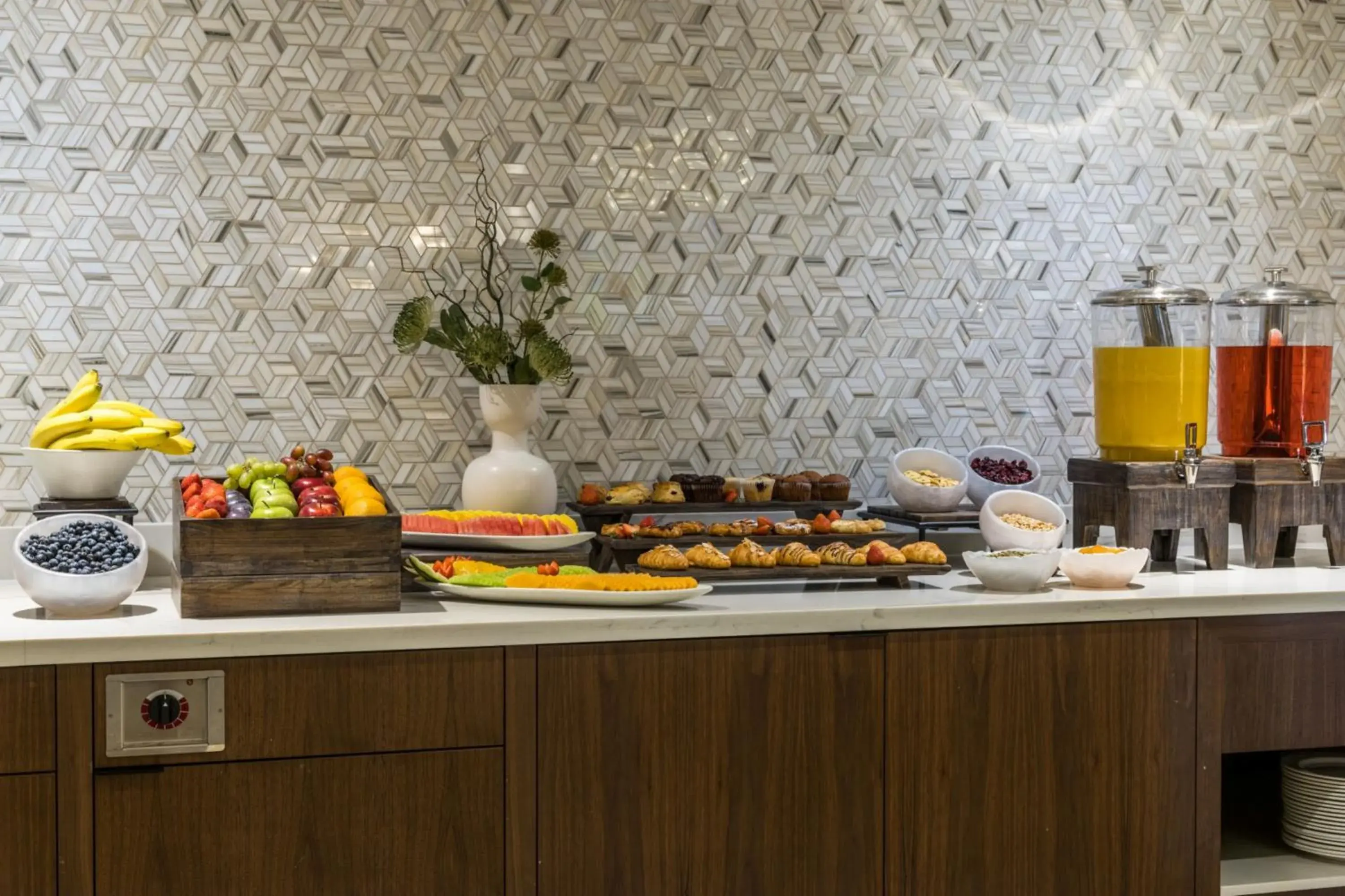 Breakfast in Crowne Plaza Toronto Airport by IHG Breakfast in Crowne Plaza Toronto Airport by IHG