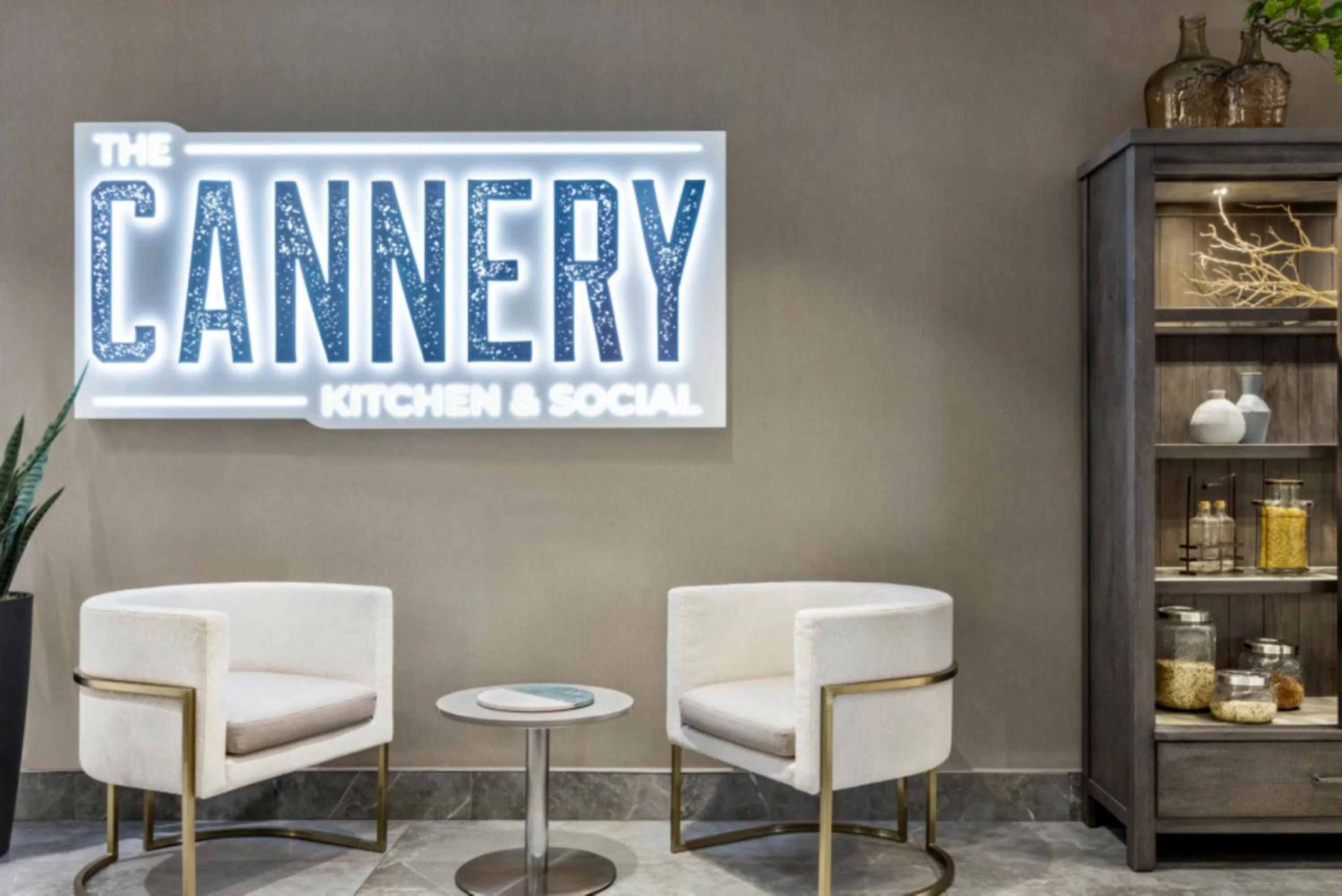 Restaurant/places to eat in Crowne Plaza Toronto Airport by IHG