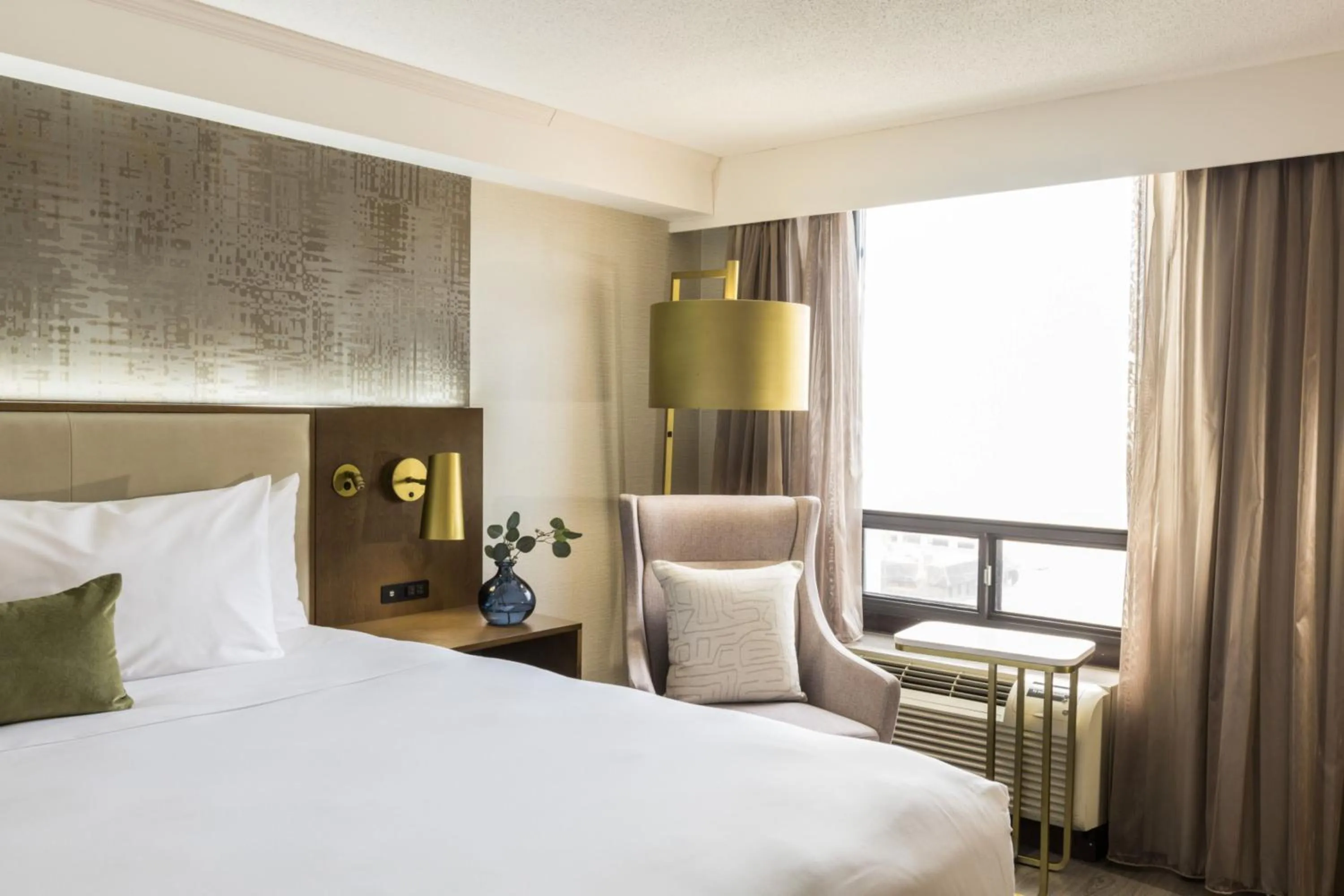 Photo of the whole room, Bed in Crowne Plaza Toronto Airport by IHG