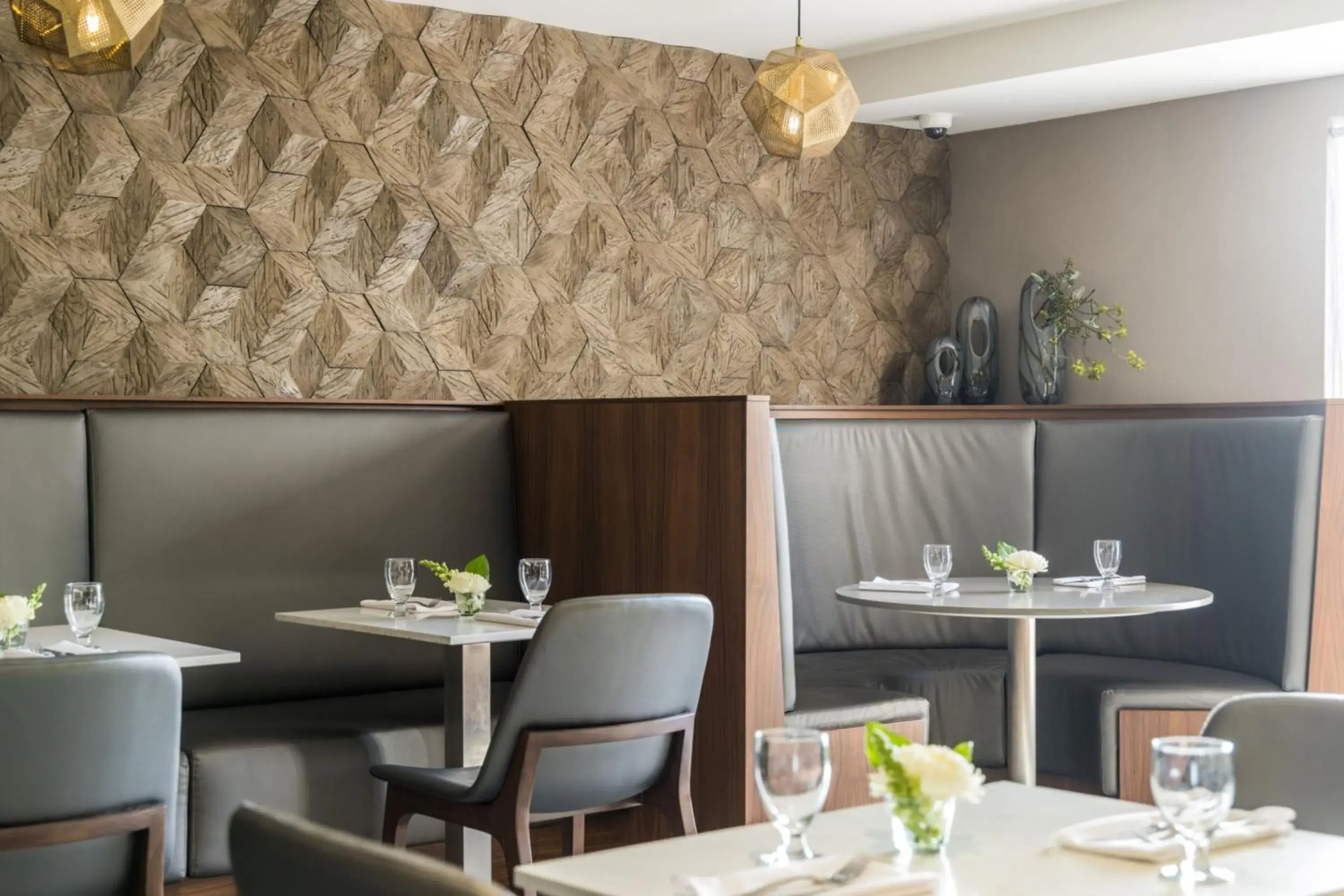 Restaurant/places to eat in Crowne Plaza Toronto Airport by IHG Restaurant/places to eat in Crowne Plaza Toronto Airport by IHG