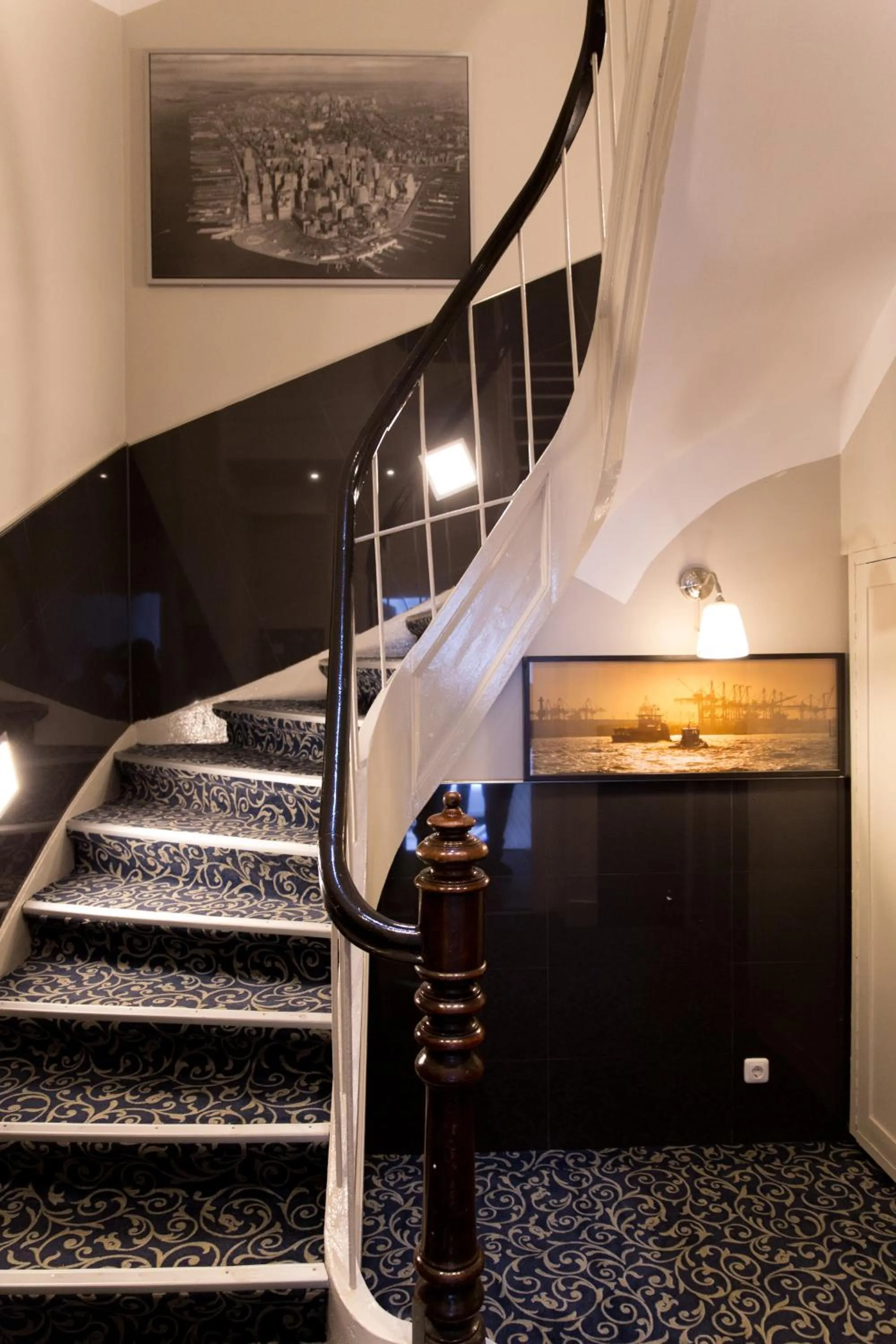 Decorative detail in City Hotel - HEEFA OHG