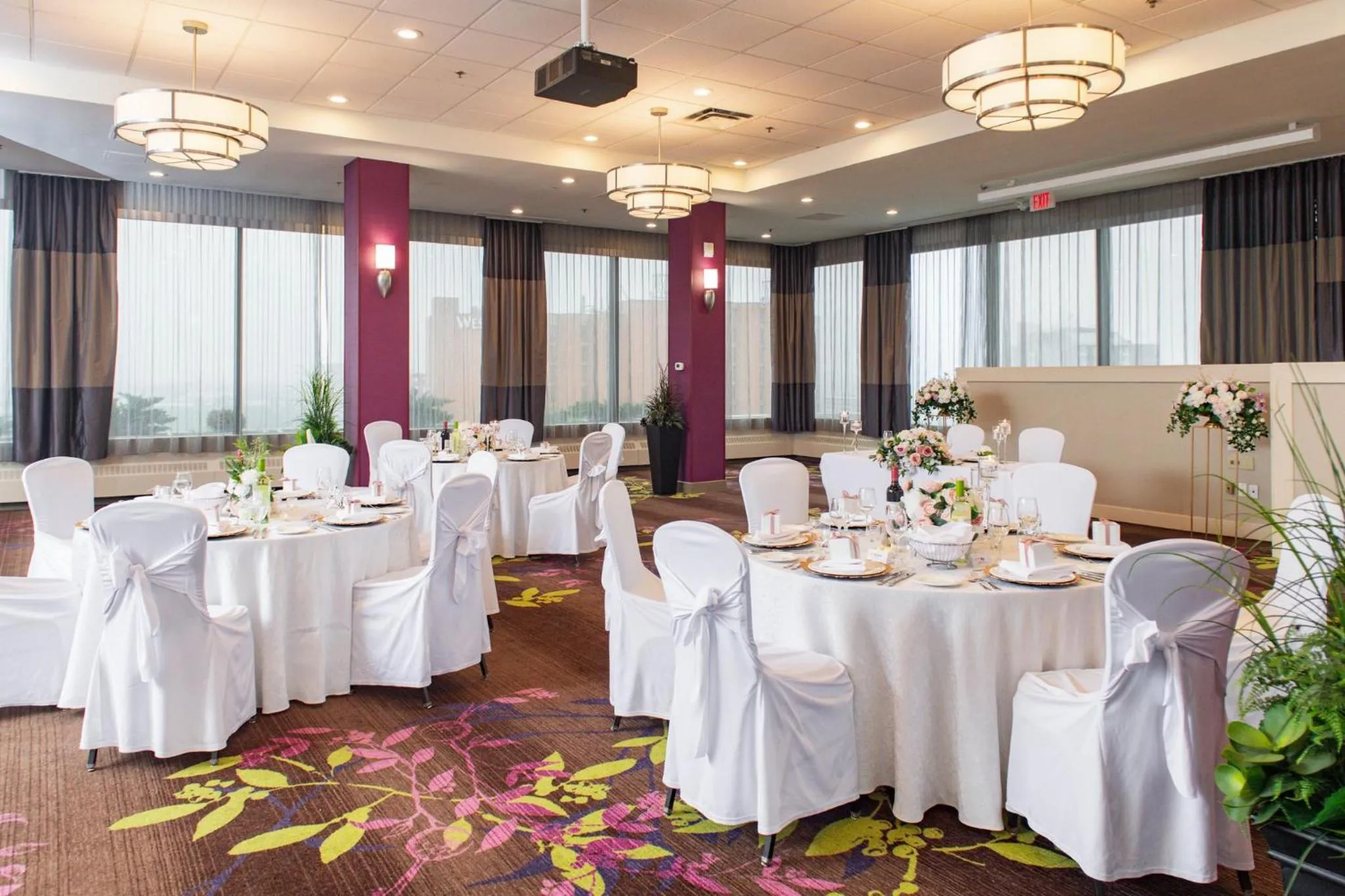 Meeting/conference room in Holiday Inn Toronto International Airport by IHG