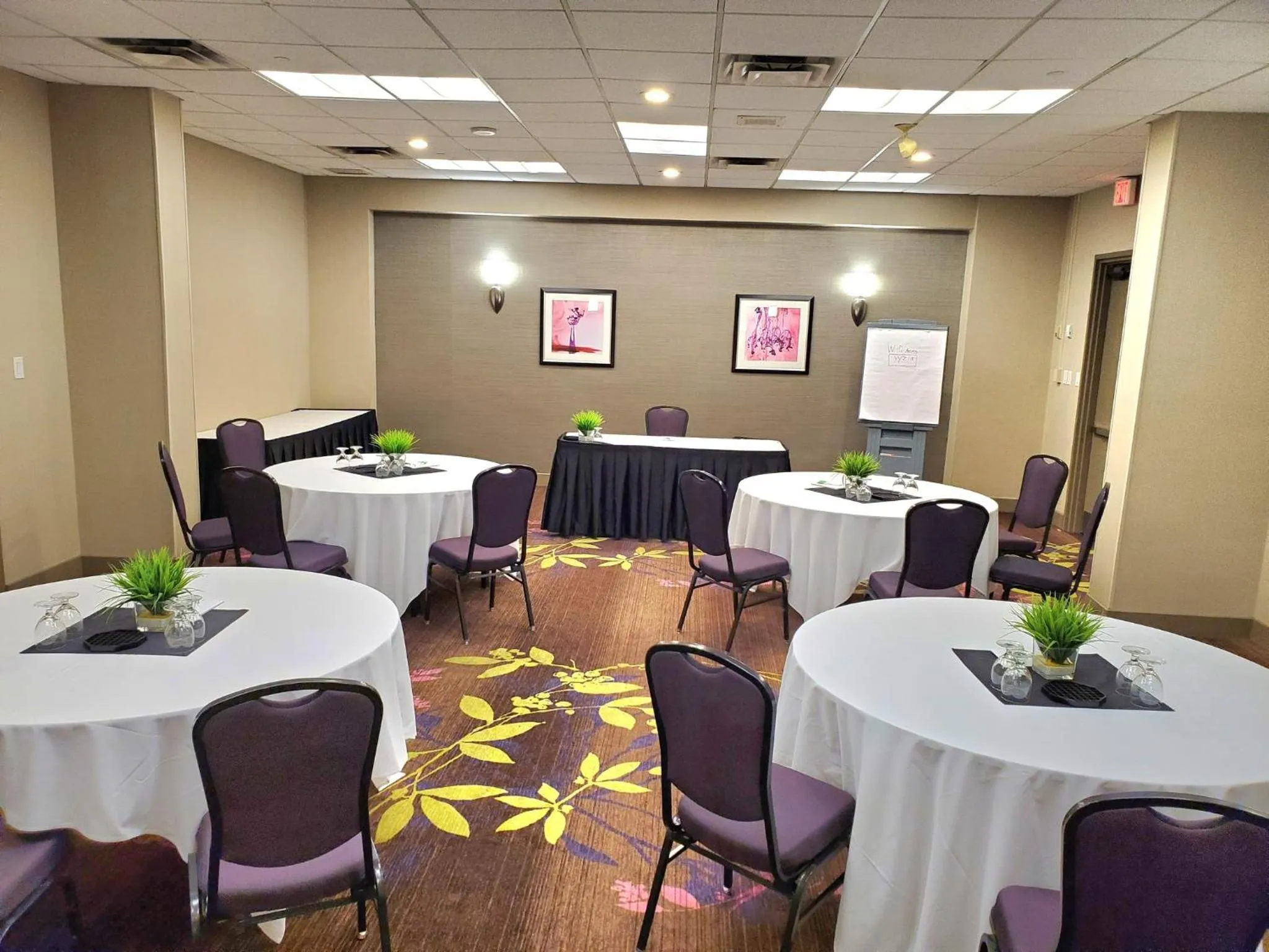 Meeting/conference room in Holiday Inn Toronto International Airport by IHG