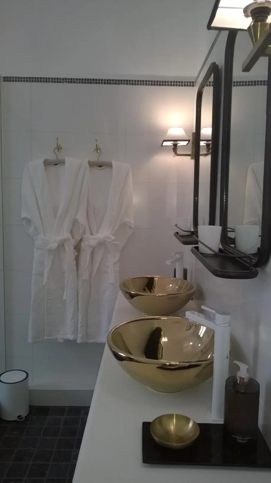 Bathroom in MAISON D'HÔTES "Bordeaux Wine Lodge"