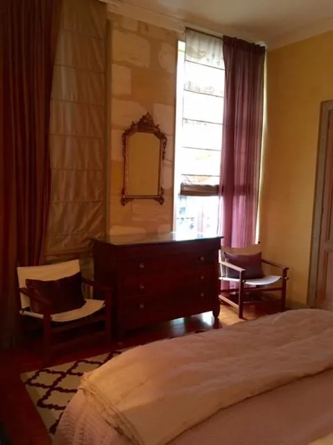 Day, Bed in MAISON D'HÔTES "Bordeaux Wine Lodge"