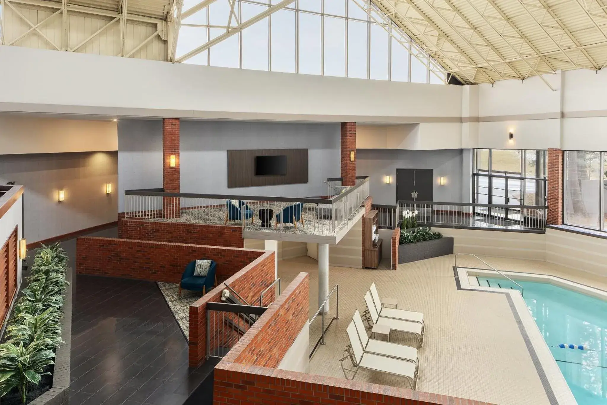 Property building in Holiday Inn Oakville Centre by IHG Property building in Holiday Inn Oakville Centre by IHG