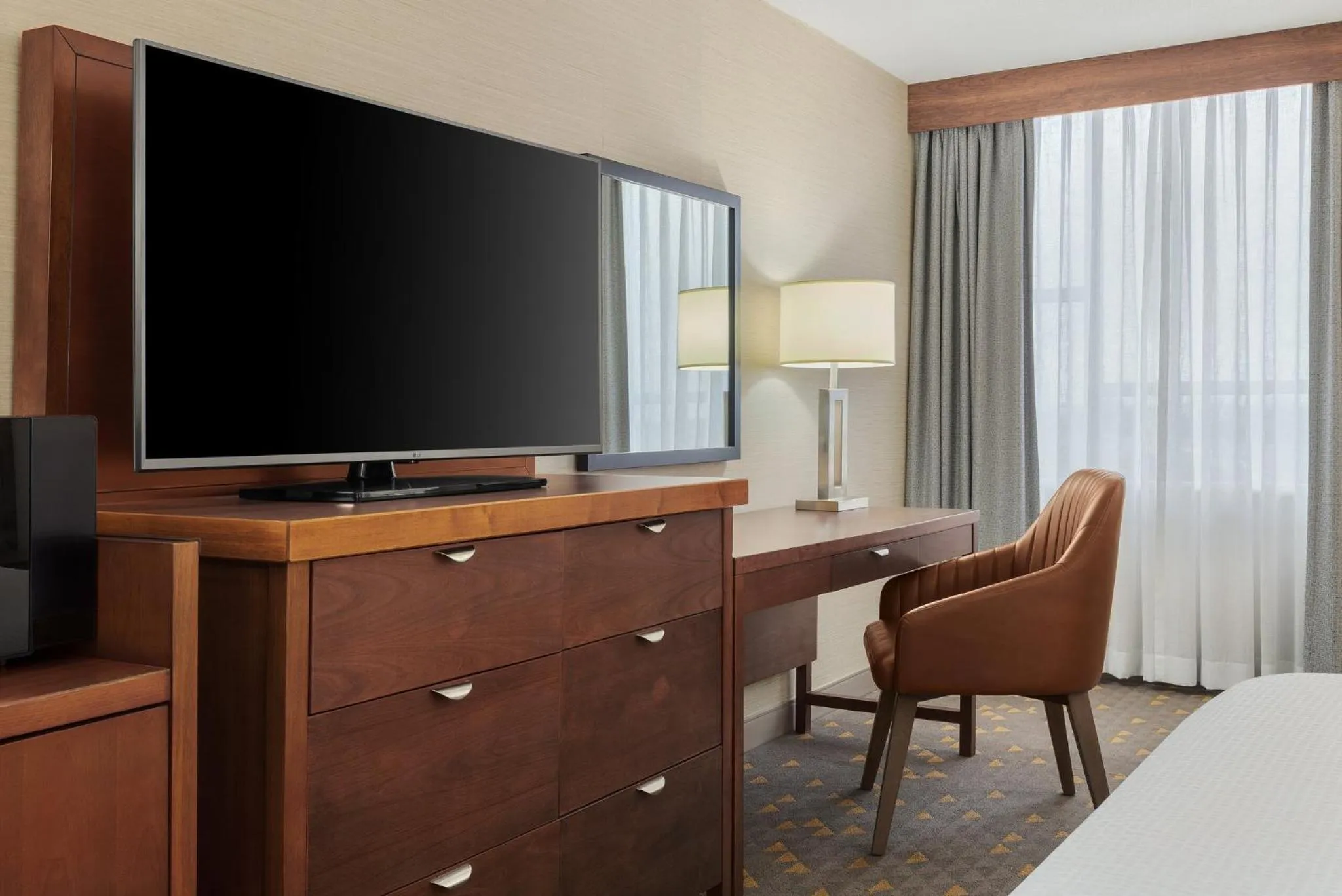 Photo of the whole room, Bed in Holiday Inn Oakville Centre by IHG