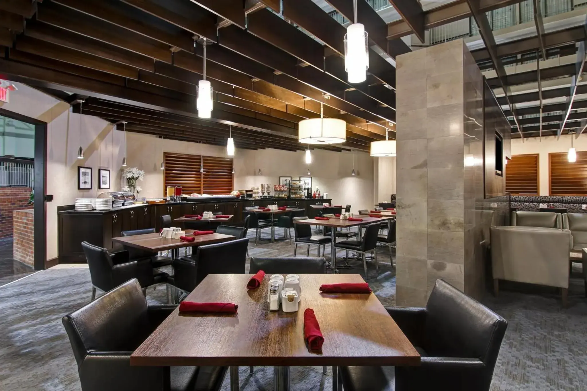 Restaurant/places to eat in Holiday Inn Oakville Centre by IHG Restaurant/places to eat in Holiday Inn Oakville Centre by IHG