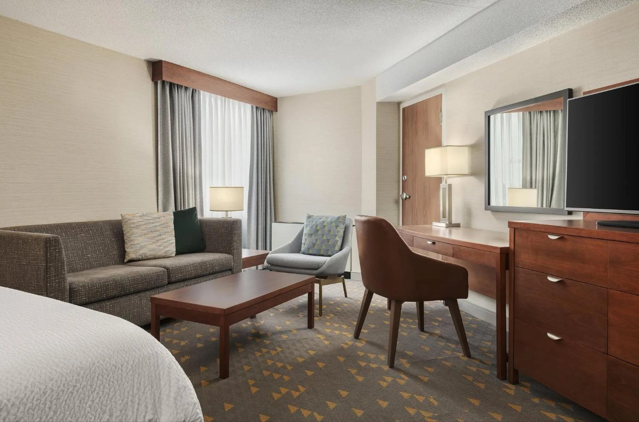 Photo of the whole room, Bed in Holiday Inn Oakville Centre by IHG