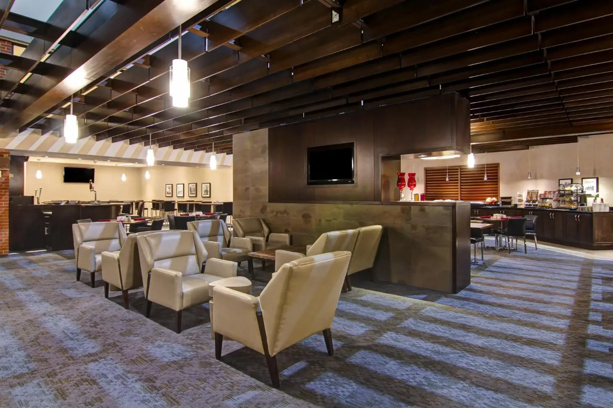 Restaurant/places to eat in Holiday Inn Oakville Centre by IHG Restaurant/places to eat in Holiday Inn Oakville Centre by IHG