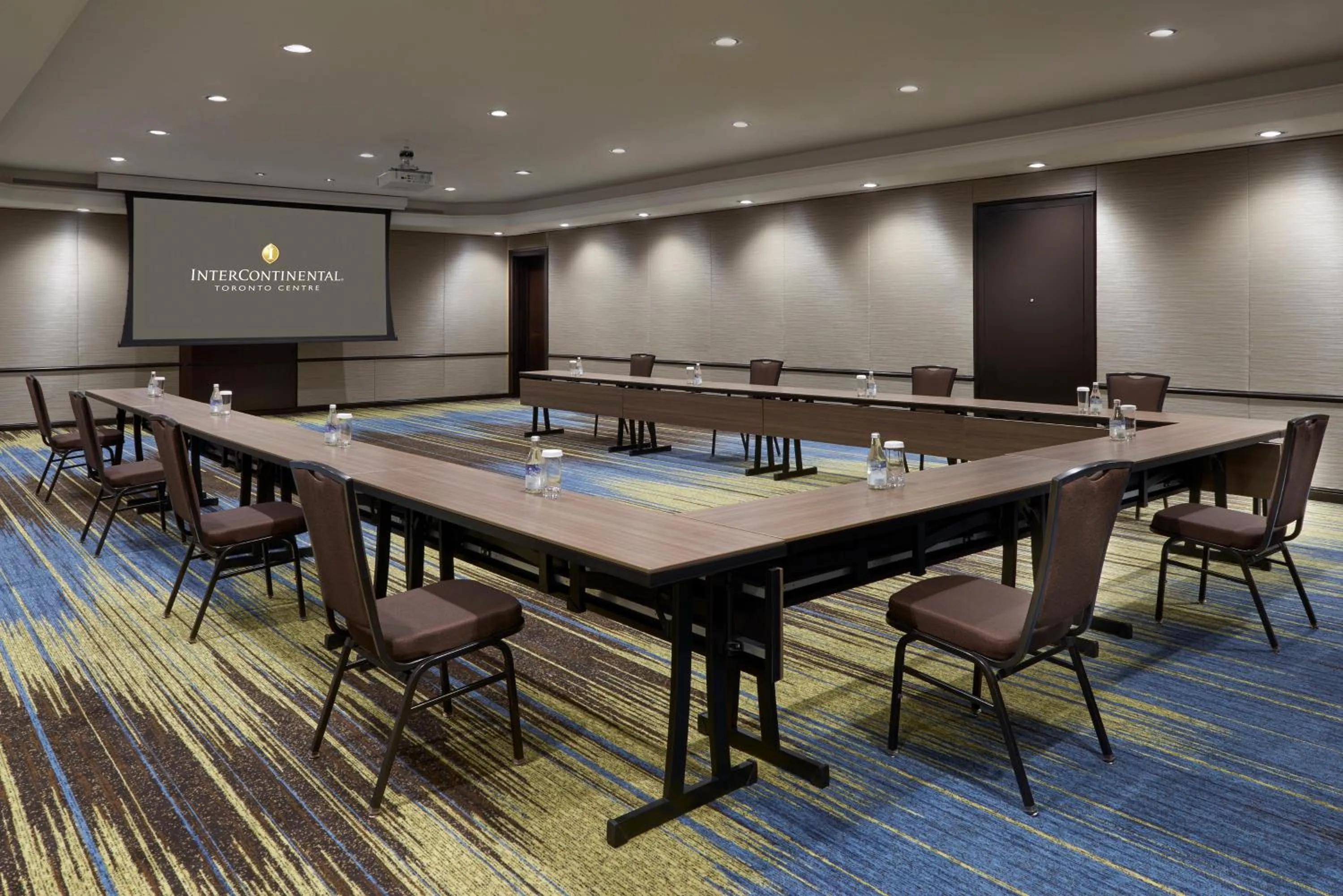 Meeting/conference room in InterContinental Toronto Centre by IHG