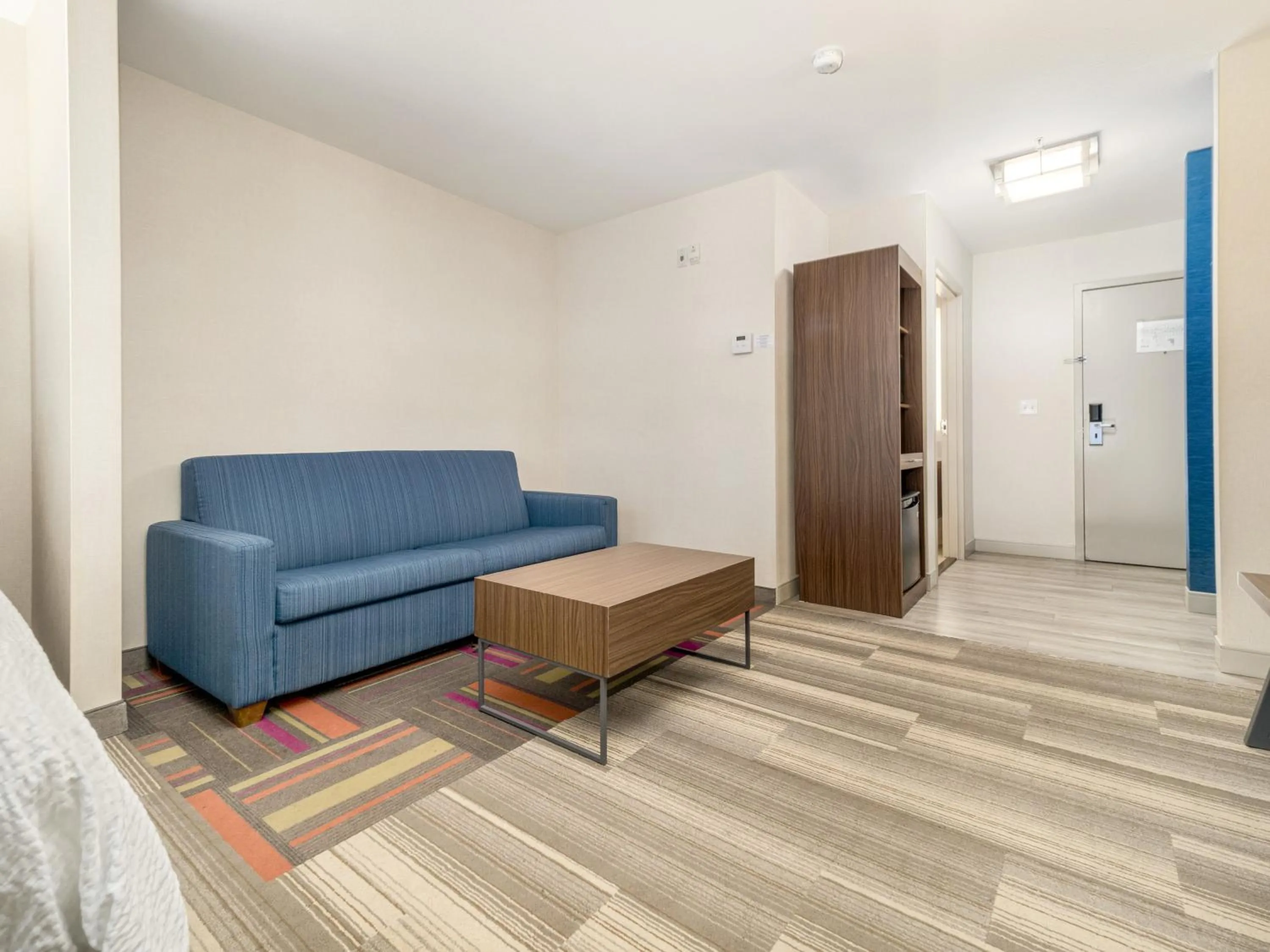 Photo of the whole room in Holiday Inn Express & Suites Medicine Hat by IHG