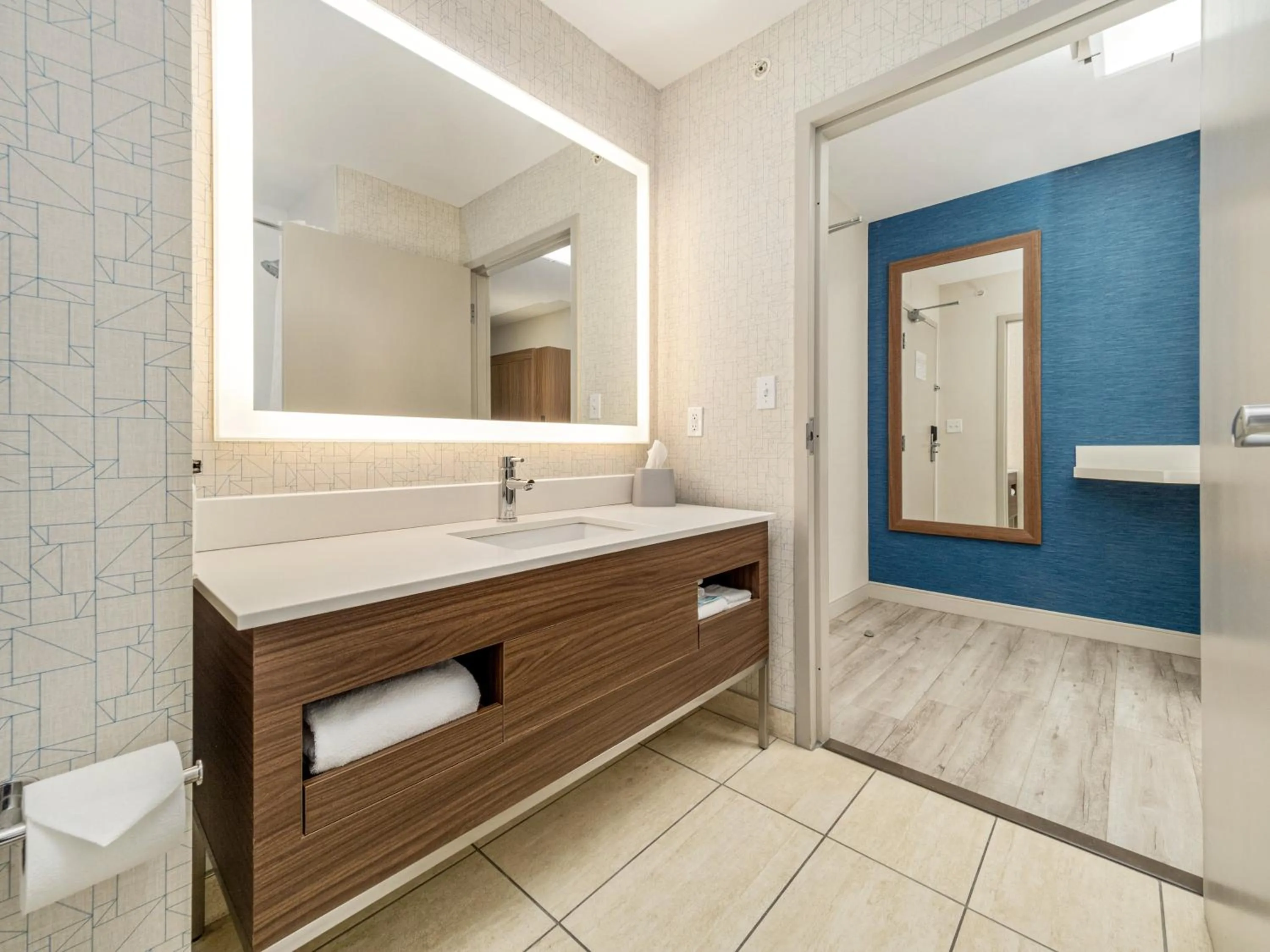 Photo of the whole room in Holiday Inn Express & Suites Medicine Hat by IHG