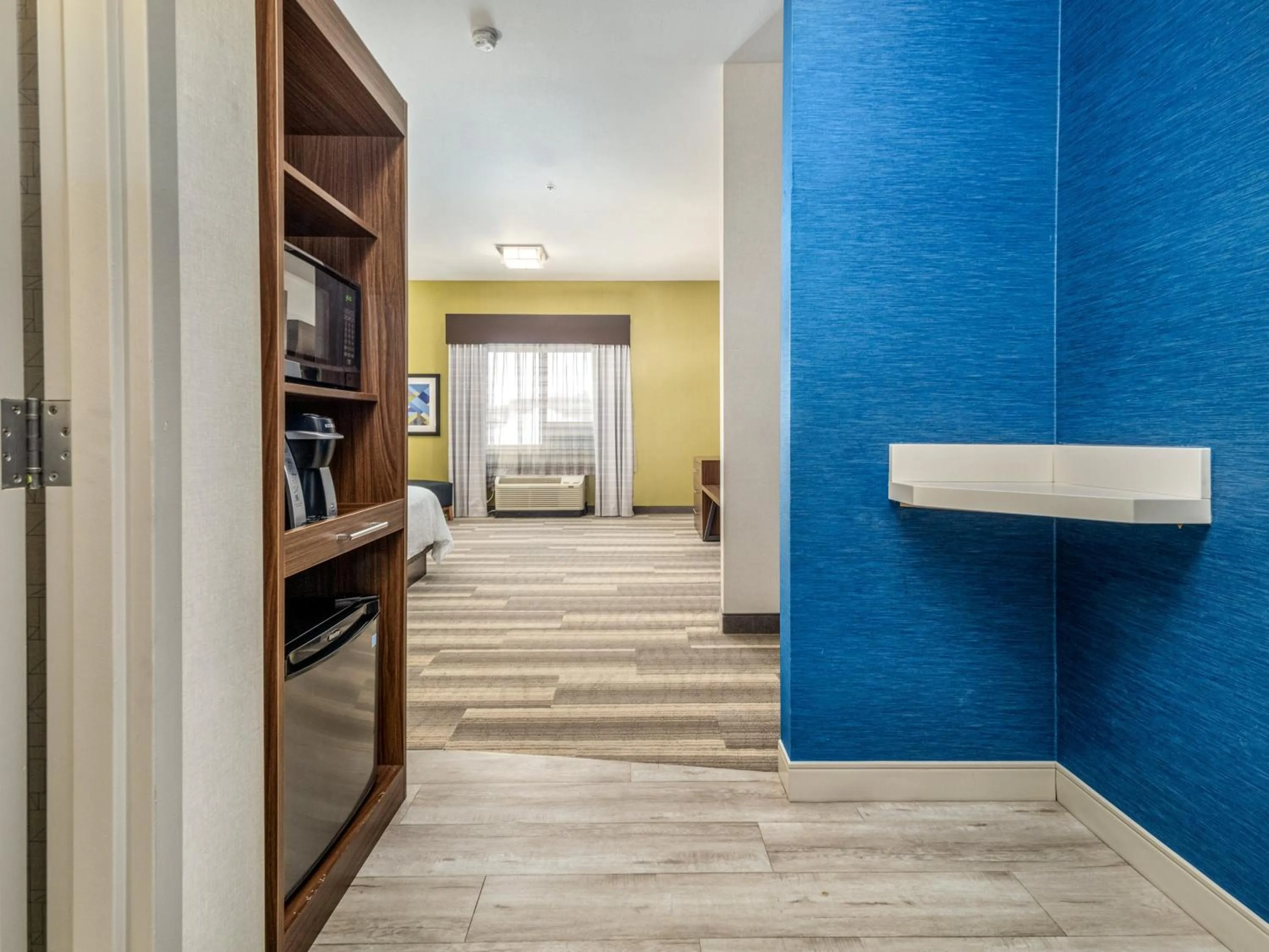 Photo of the whole room in Holiday Inn Express & Suites Medicine Hat by IHG