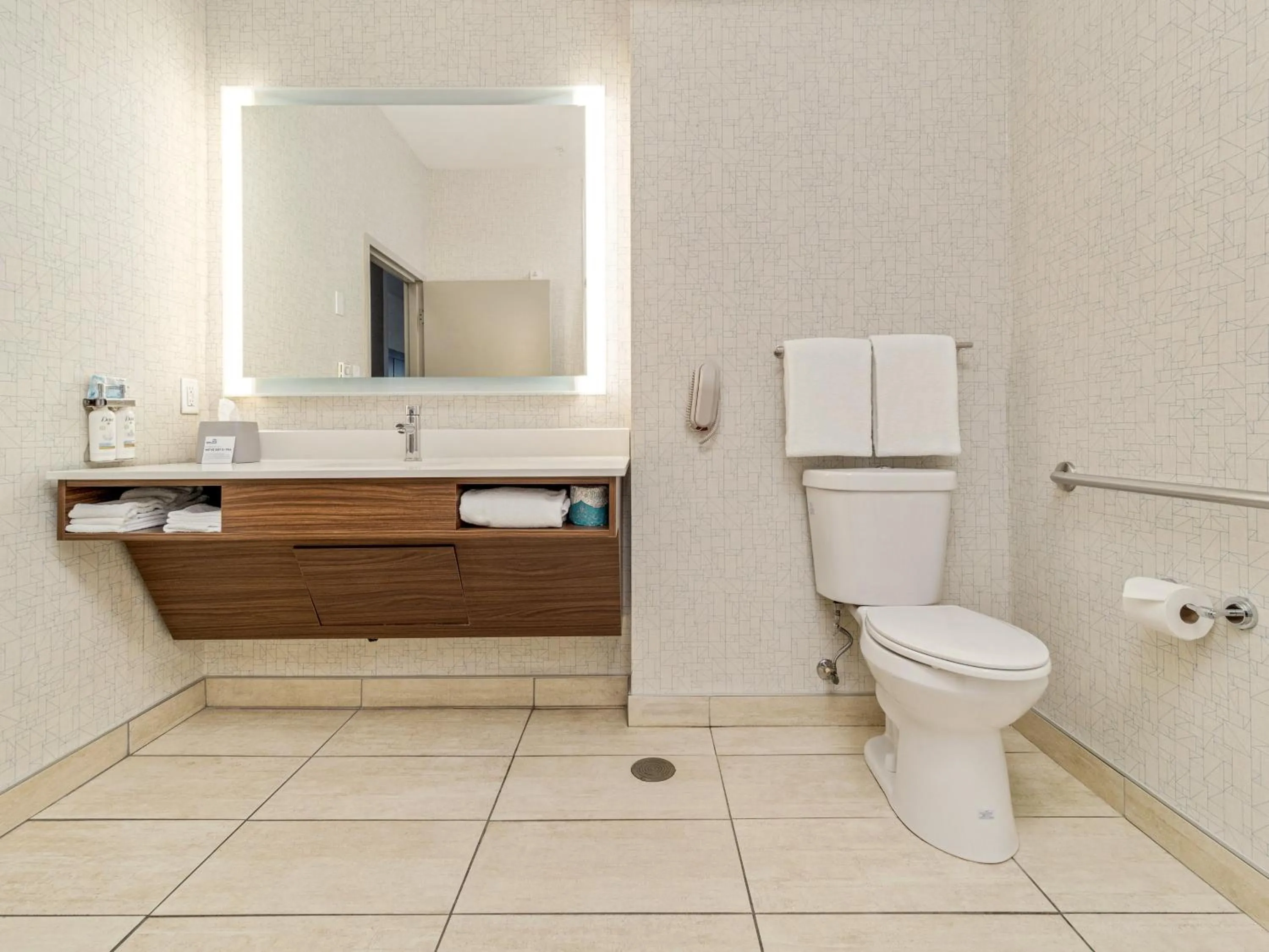 Photo of the whole room in Holiday Inn Express & Suites Medicine Hat by IHG