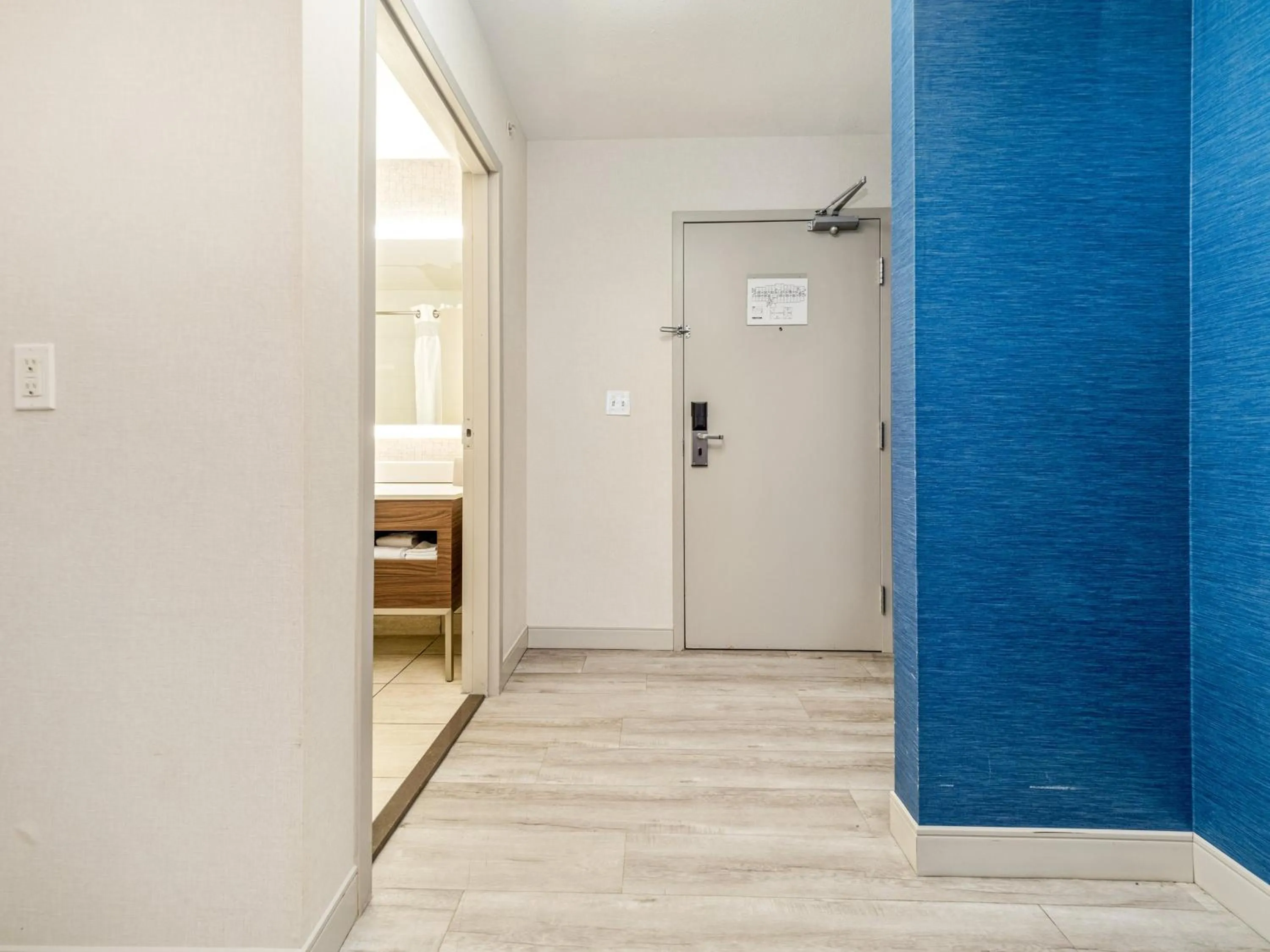 Photo of the whole room in Holiday Inn Express & Suites Medicine Hat by IHG