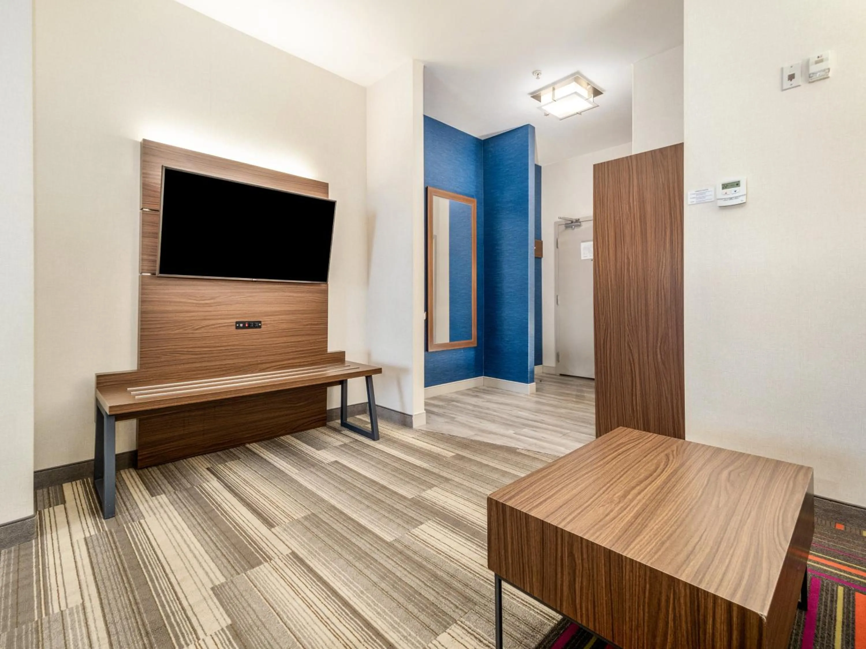 Photo of the whole room in Holiday Inn Express & Suites Medicine Hat by IHG