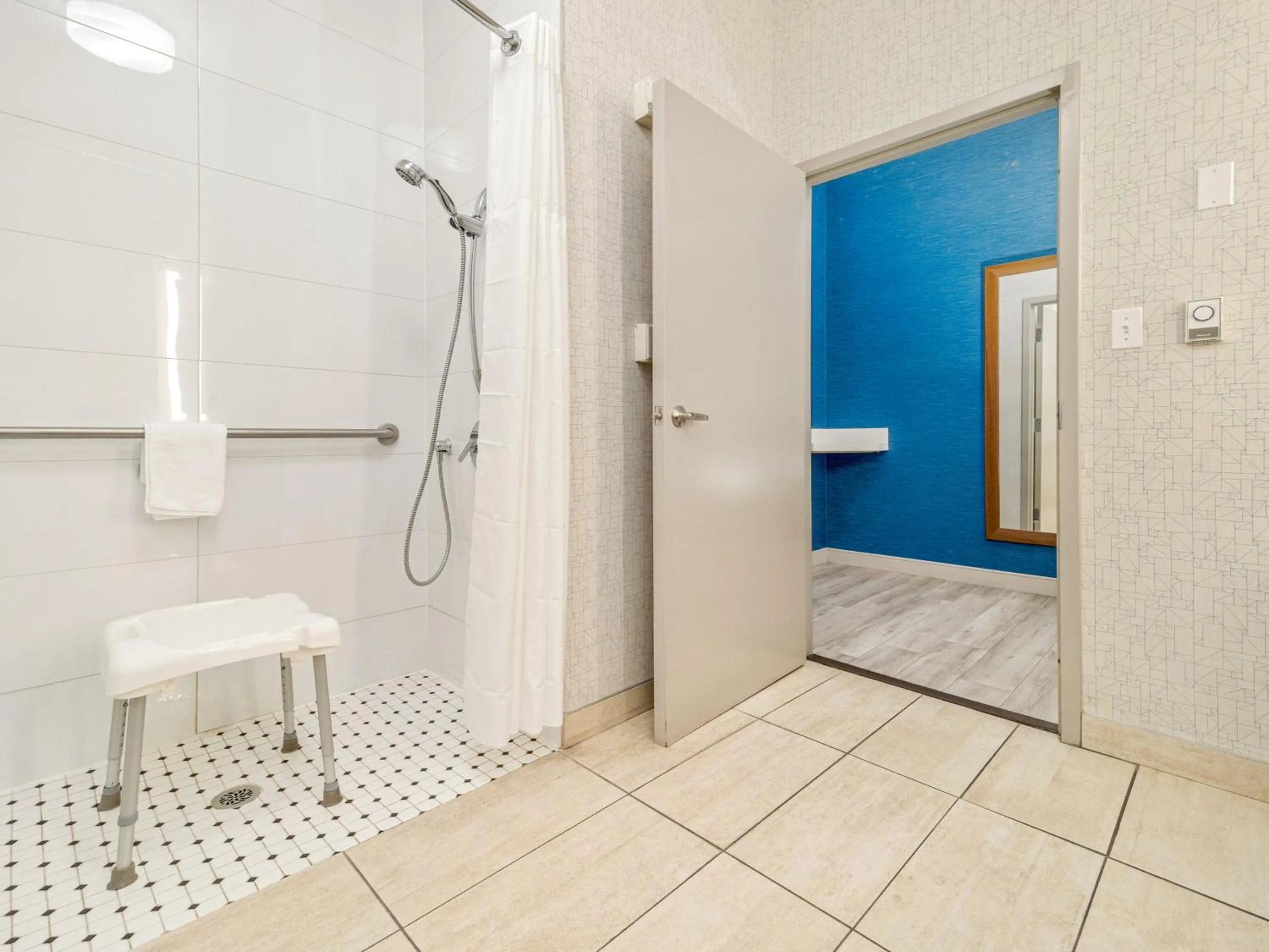 Photo of the whole room in Holiday Inn Express & Suites Medicine Hat by IHG