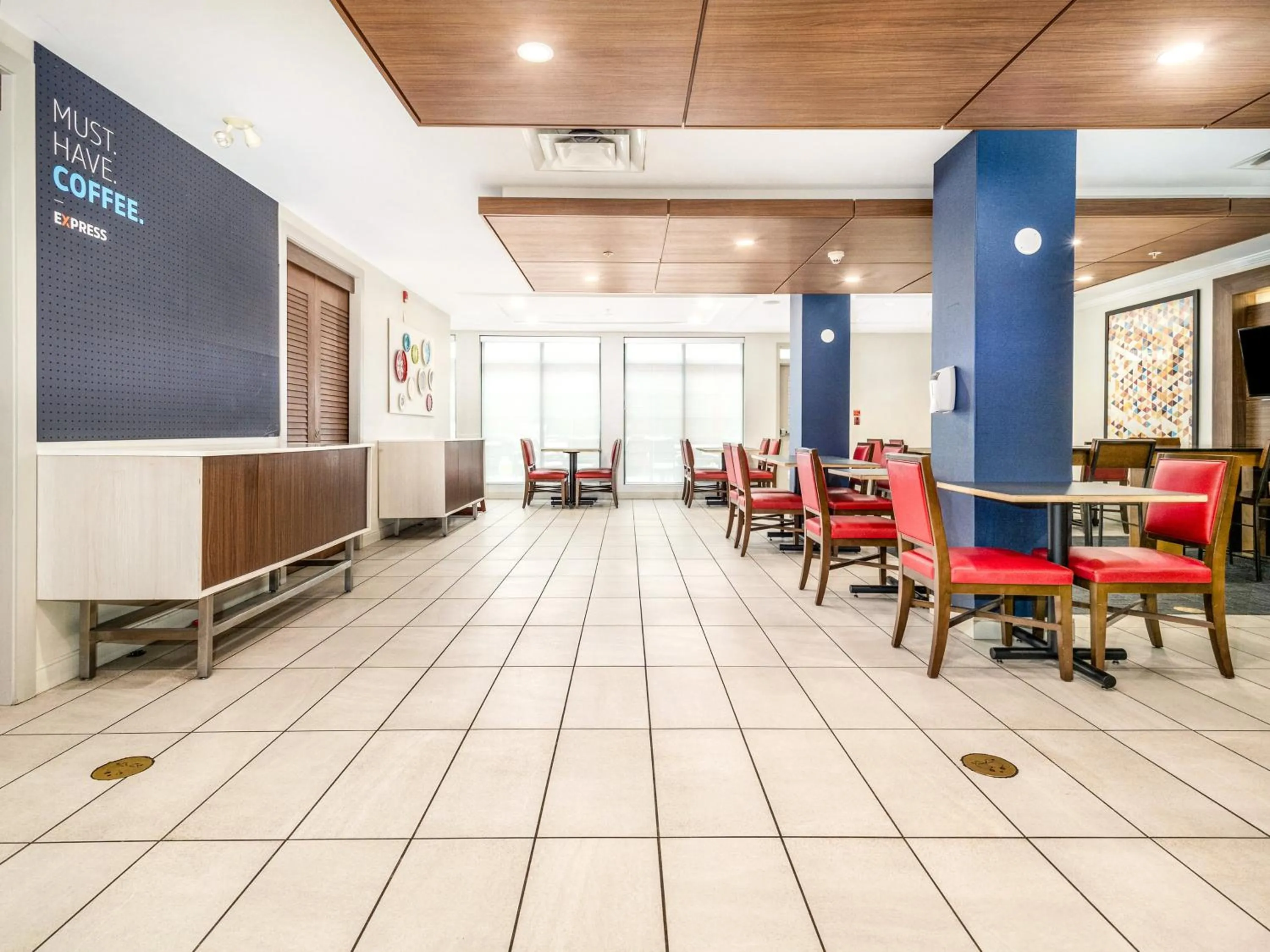 Breakfast in Holiday Inn Express & Suites Medicine Hat by IHG