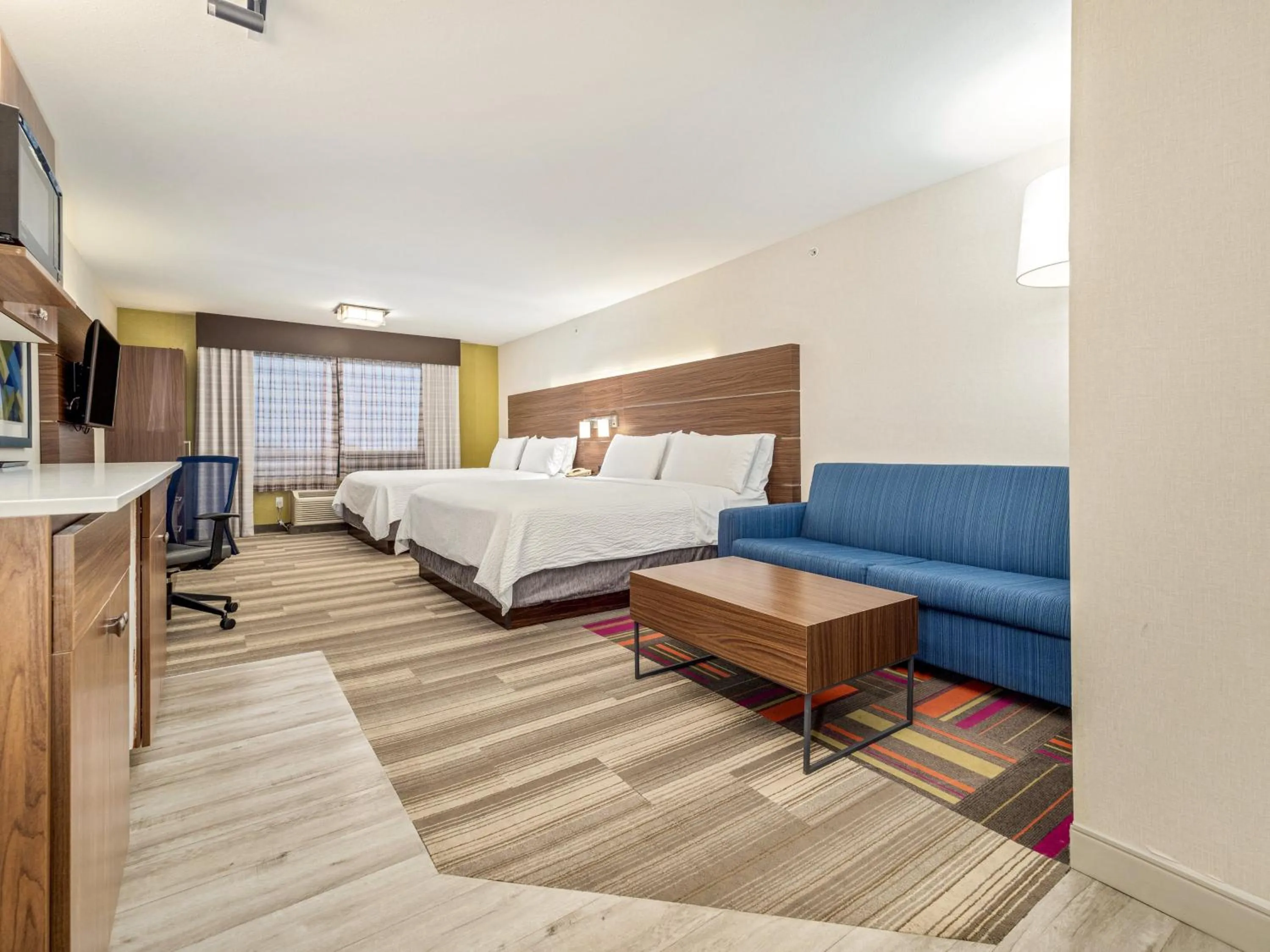 Photo of the whole room, Bed in Holiday Inn Express & Suites Medicine Hat by IHG
