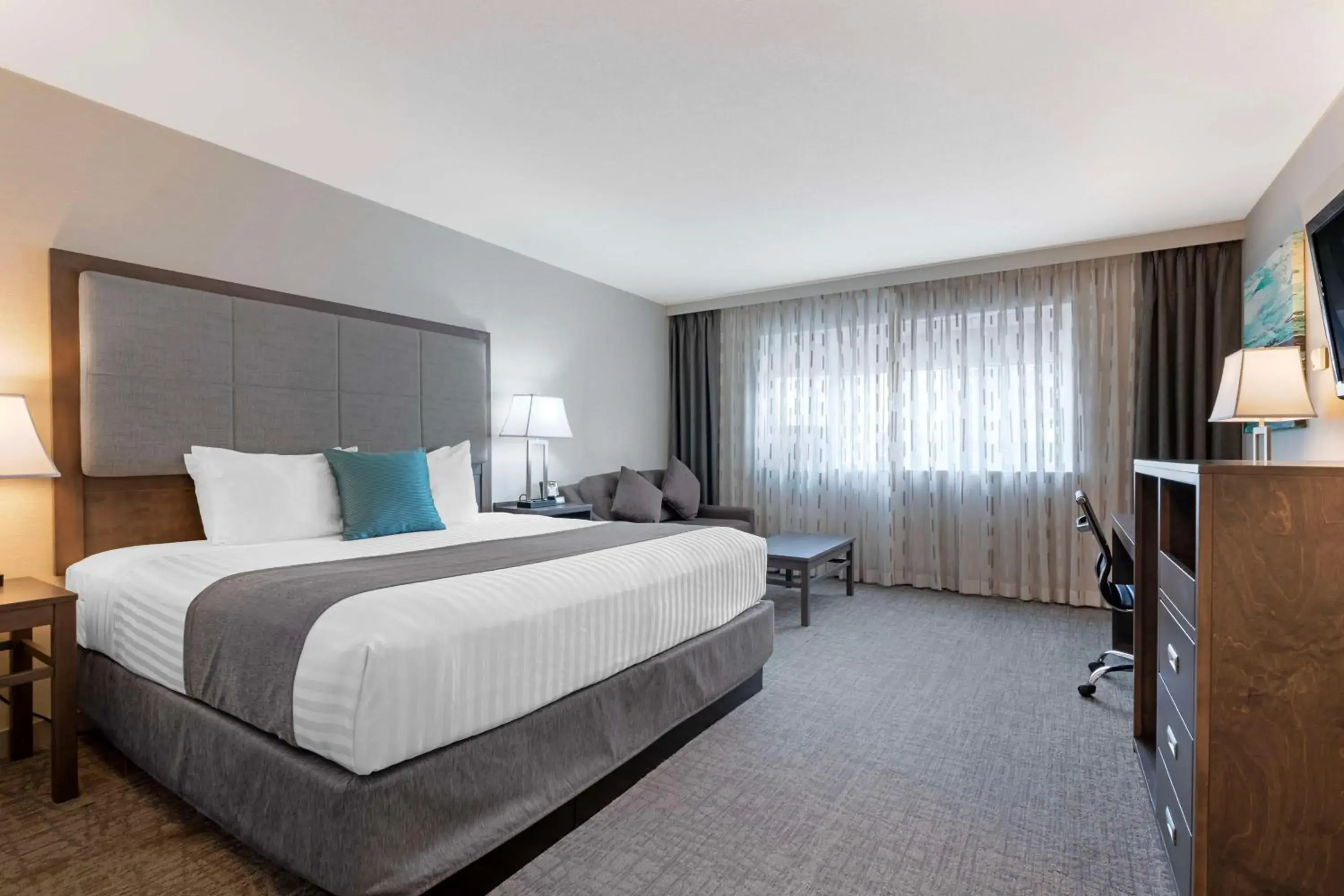 Bedroom, Bed in Best Western Plus Sands Bedroom, Bed in Best Western Plus Sands