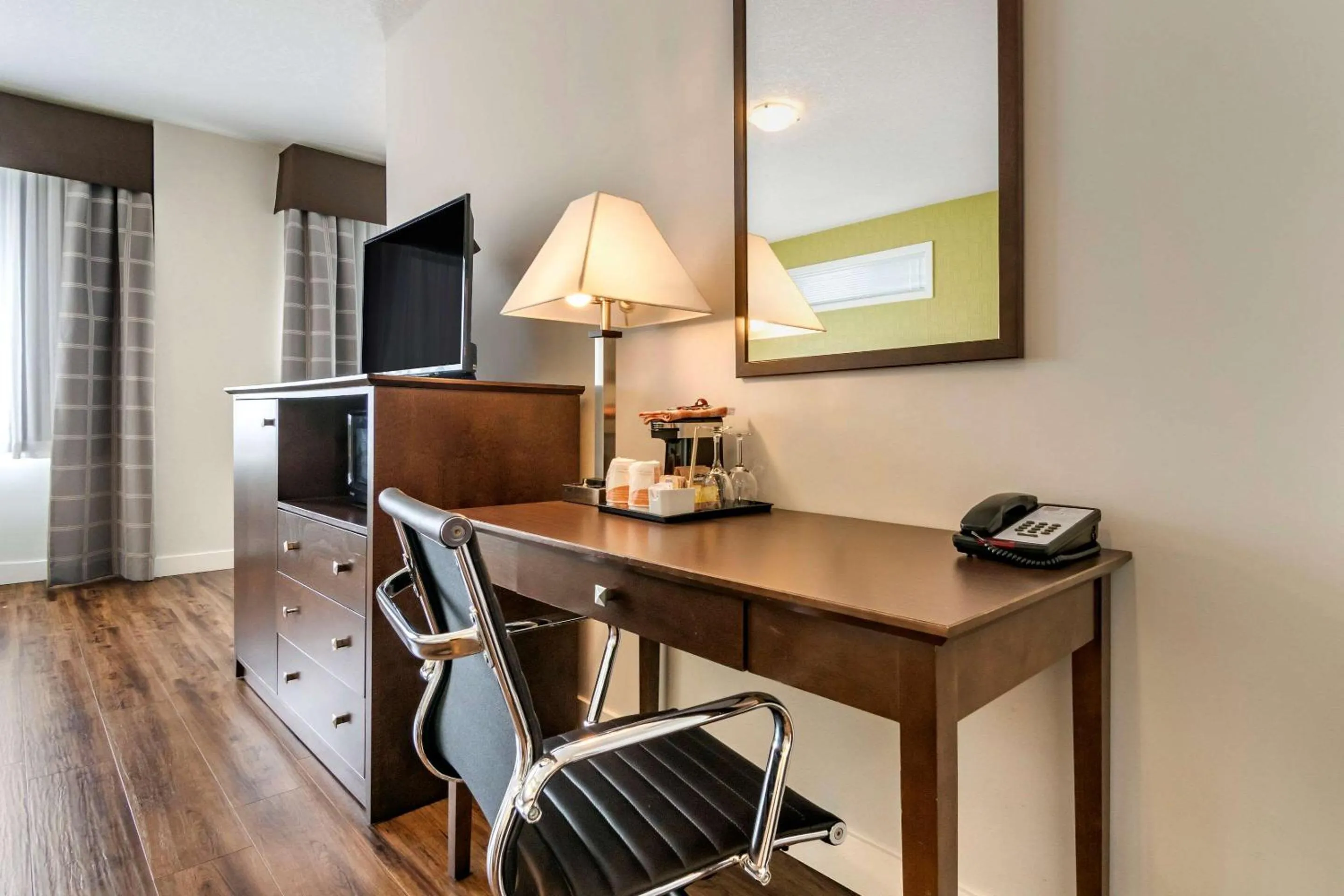 Photo of the whole room in Econo Lodge Inn & Suites