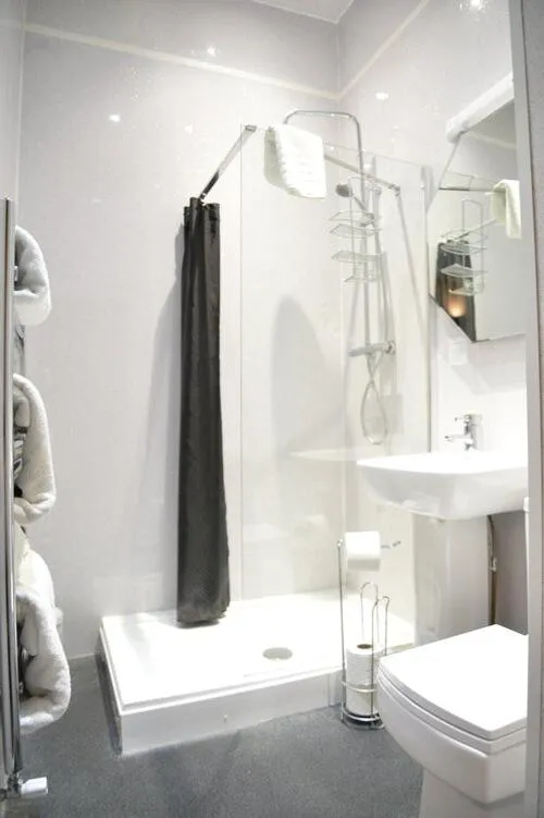 Lauriston & Lawton Court Hotel