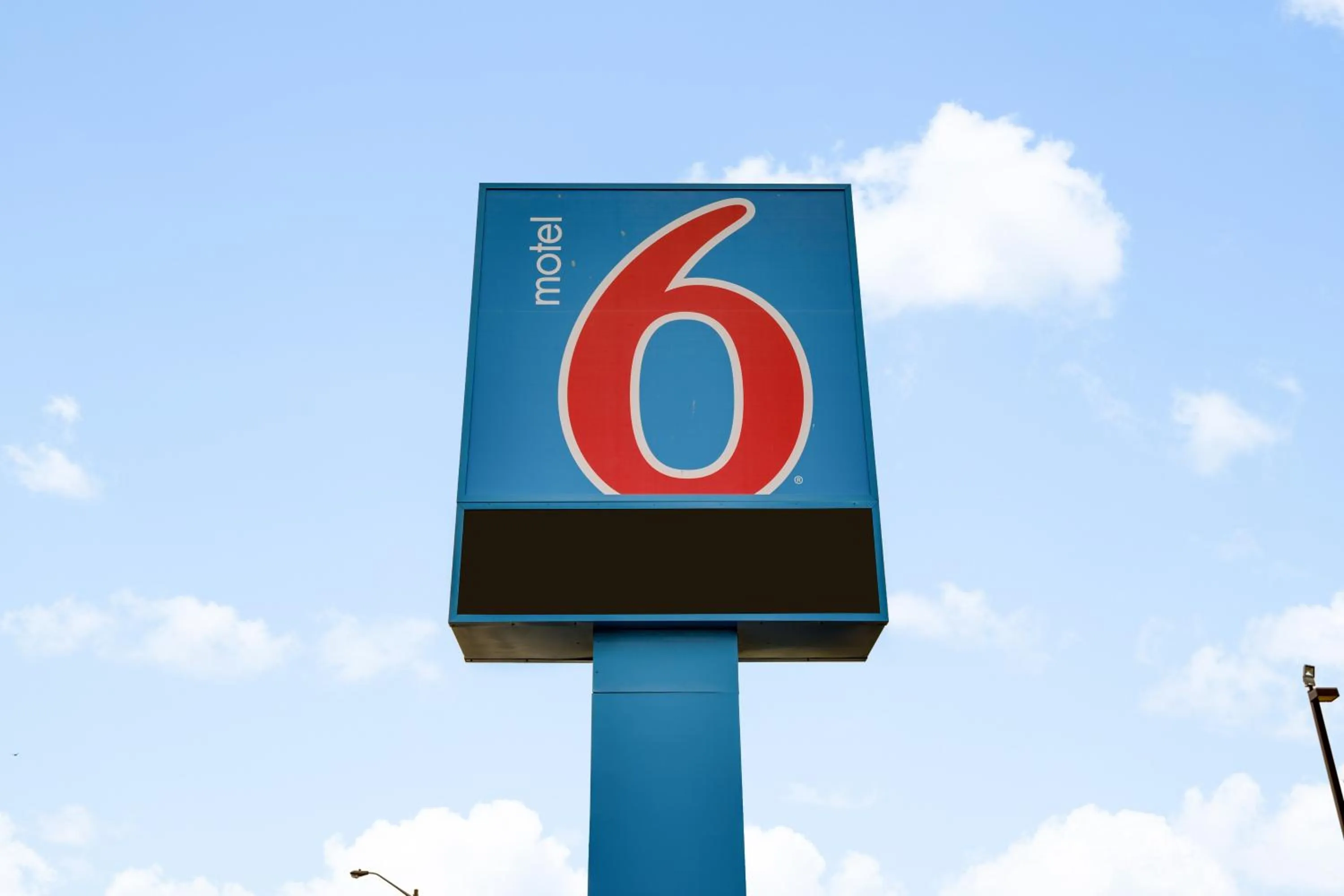 Facade/entrance in Motel 6-Brampton, ON - Toronto