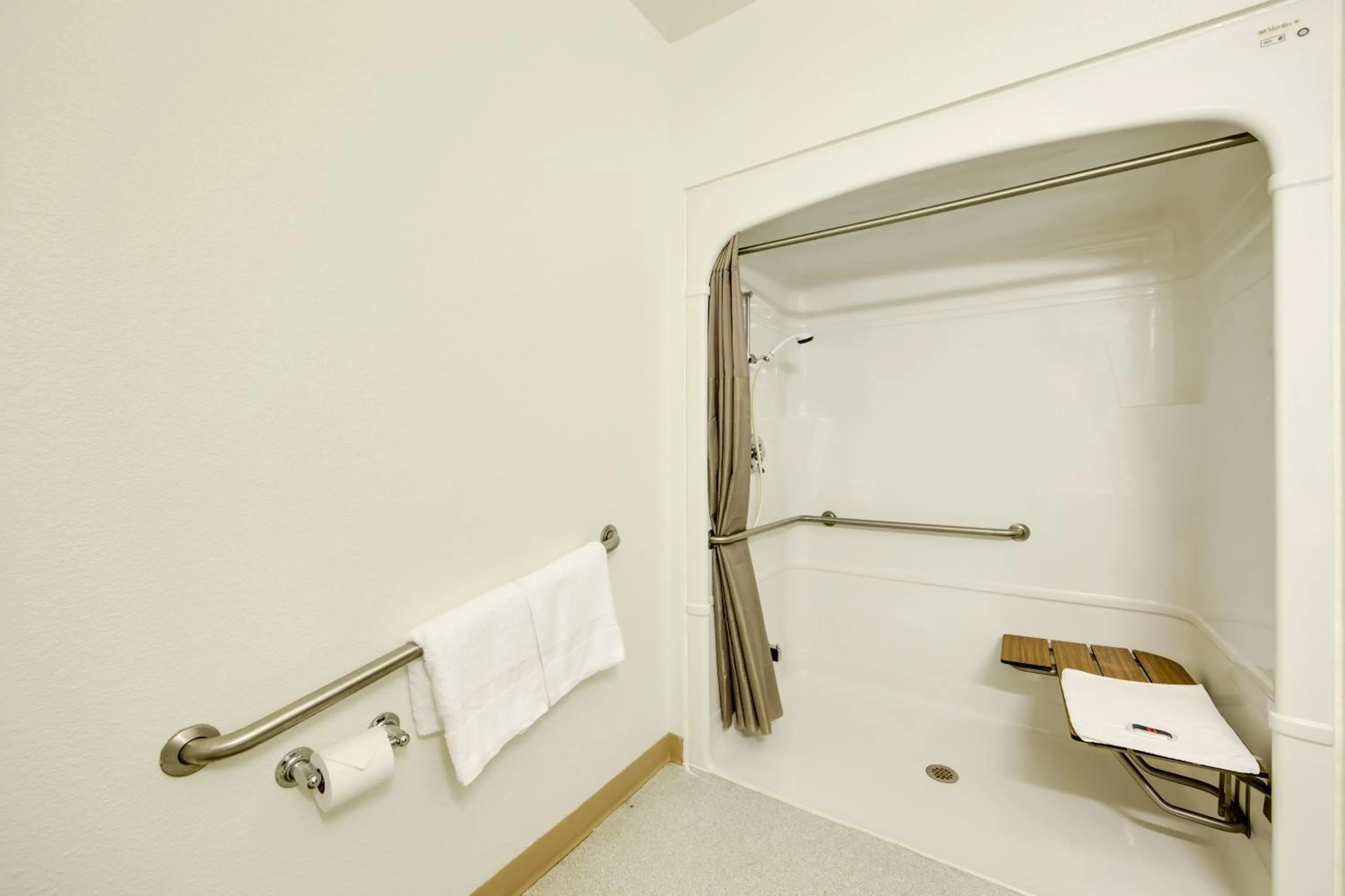 Bathroom in Motel 6-Brampton, ON - Toronto