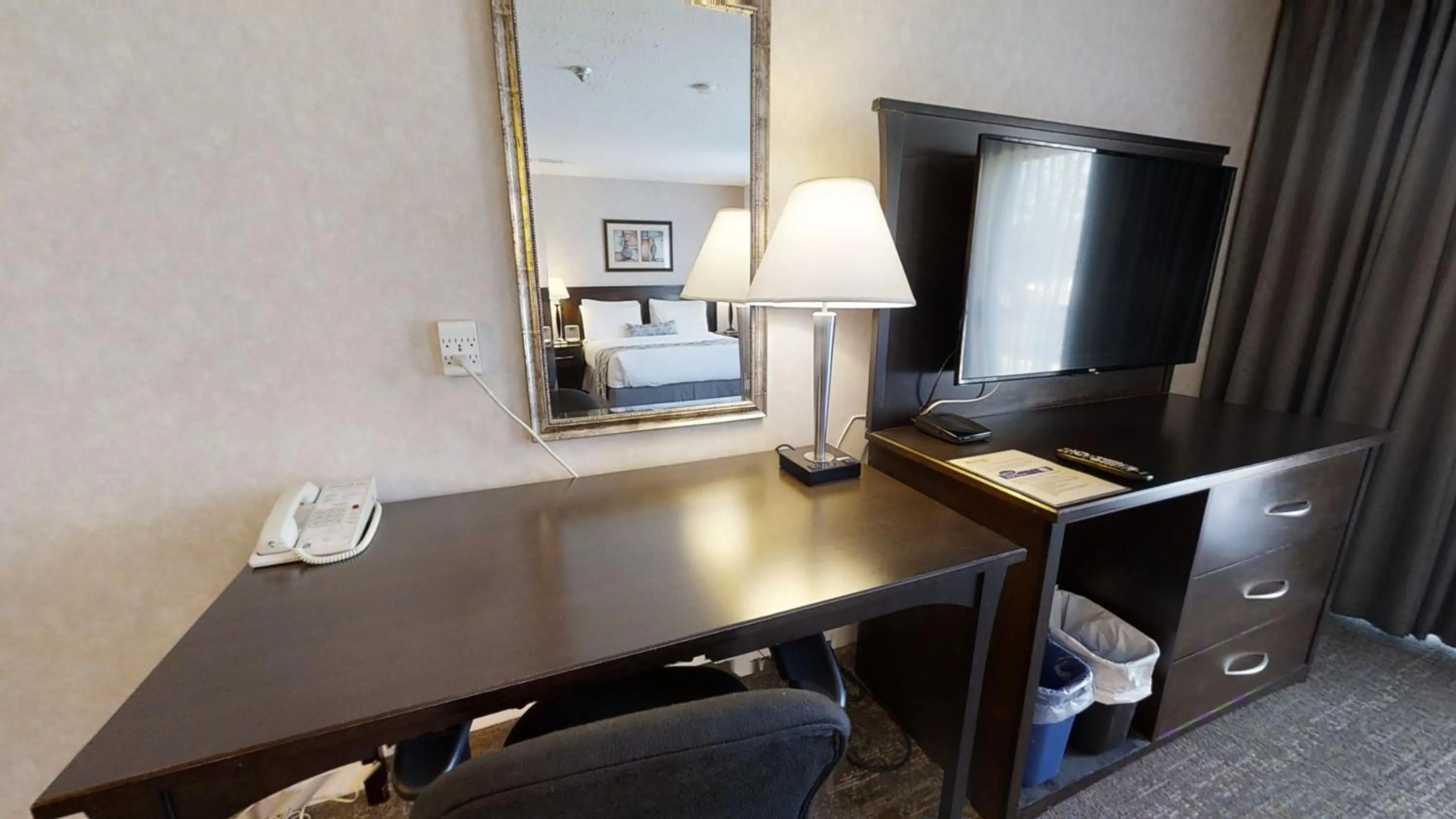 TV and multimedia in Dilworth Inn Kelowna