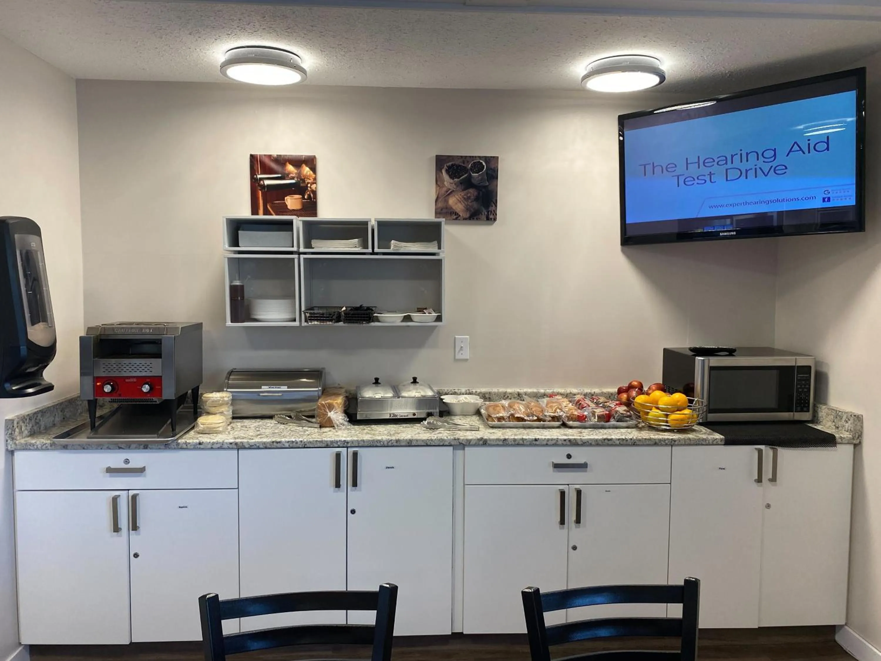 Restaurant/places to eat in Dilworth Inn Kelowna