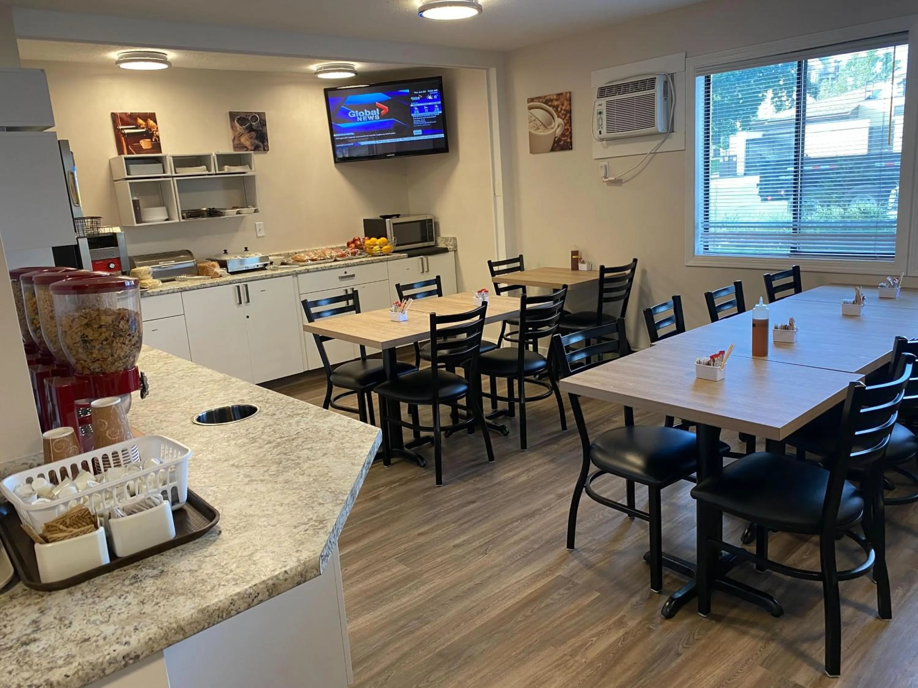 Restaurant/places to eat in Dilworth Inn Kelowna