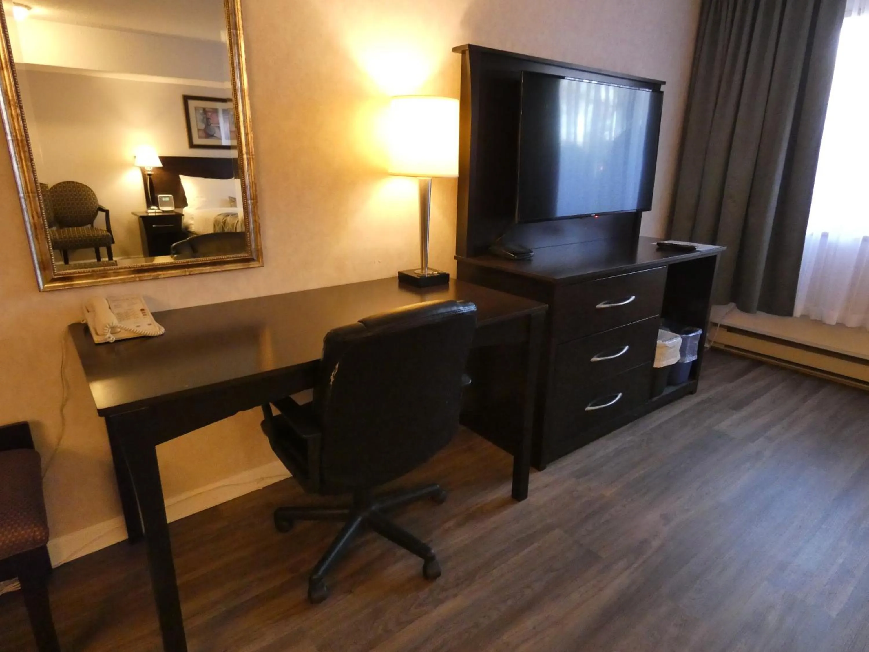 TV and multimedia in Dilworth Inn Kelowna