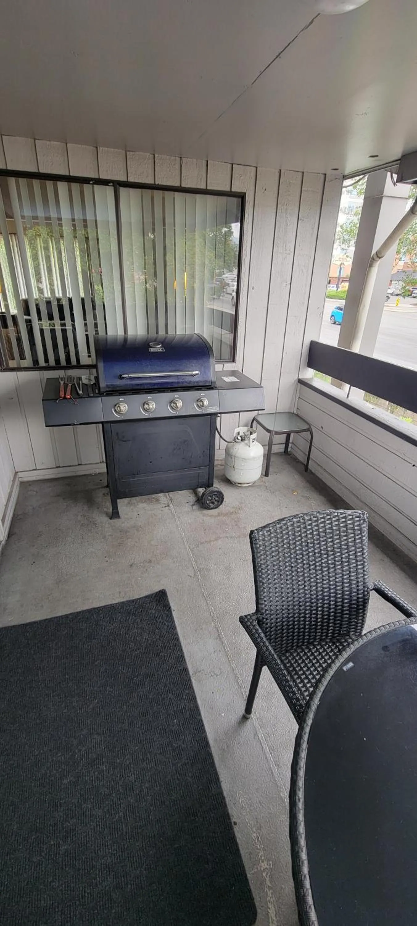 Seating area in Recreation Inn and Suites Kelowna
