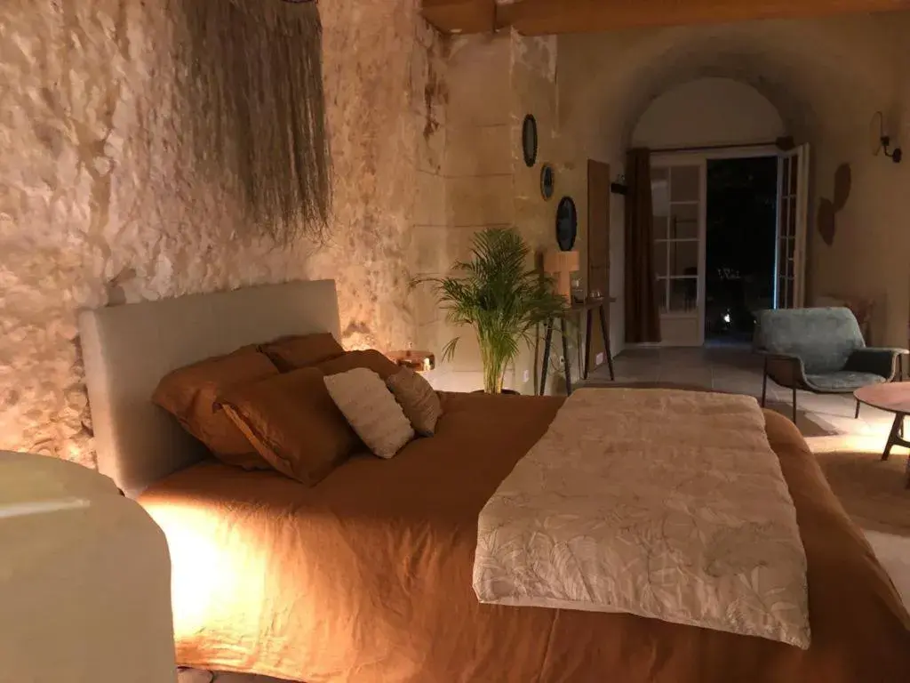 Double Room with Garden View in Les Troglos de la Tufolière Double Room with Garden View in Les Troglos de la Tufolière