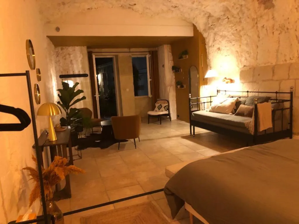 Les Troglos de la Tufolière