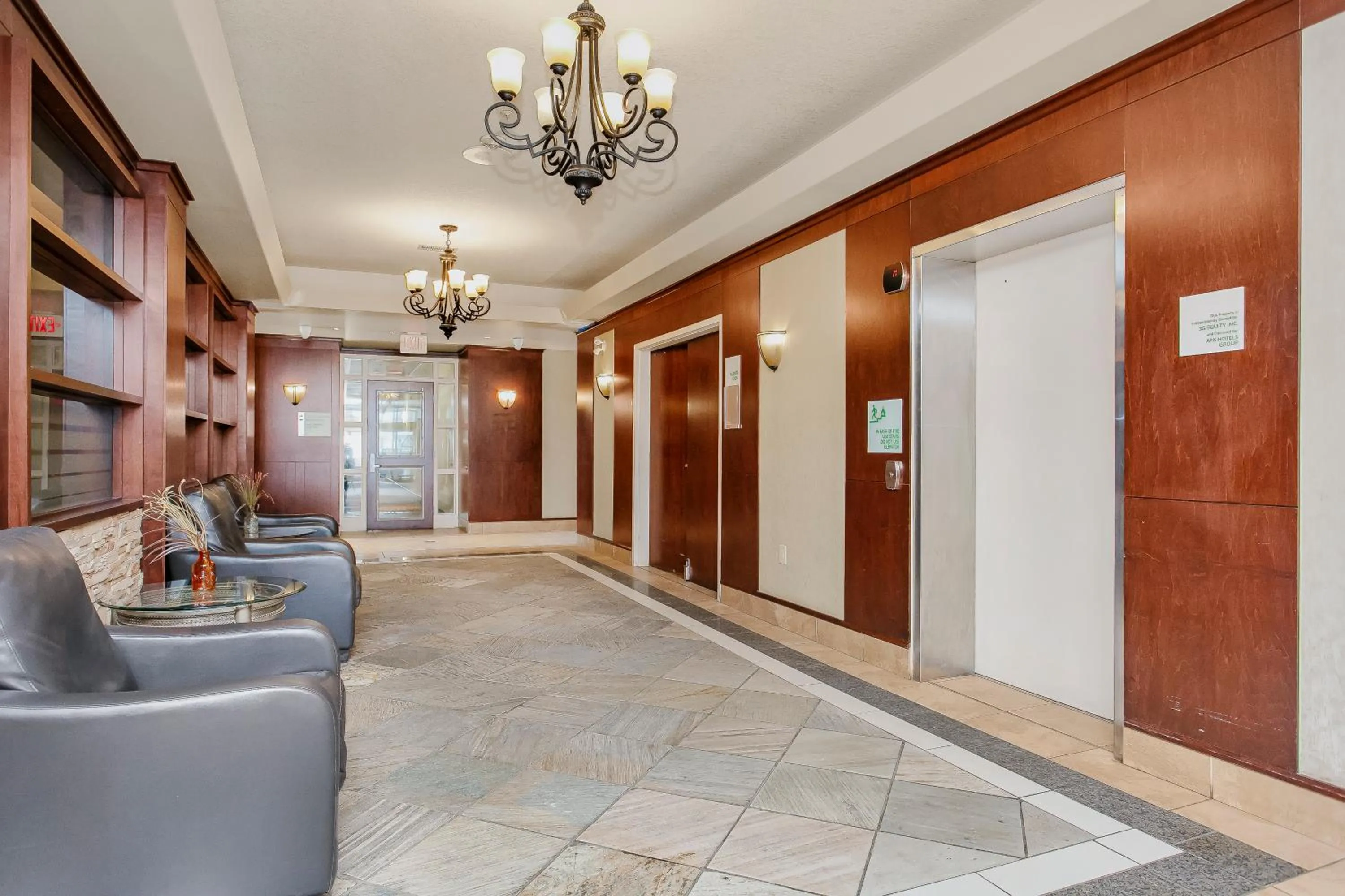 Lobby or reception in Holiday Inn & Suites Lloydminster by IHG