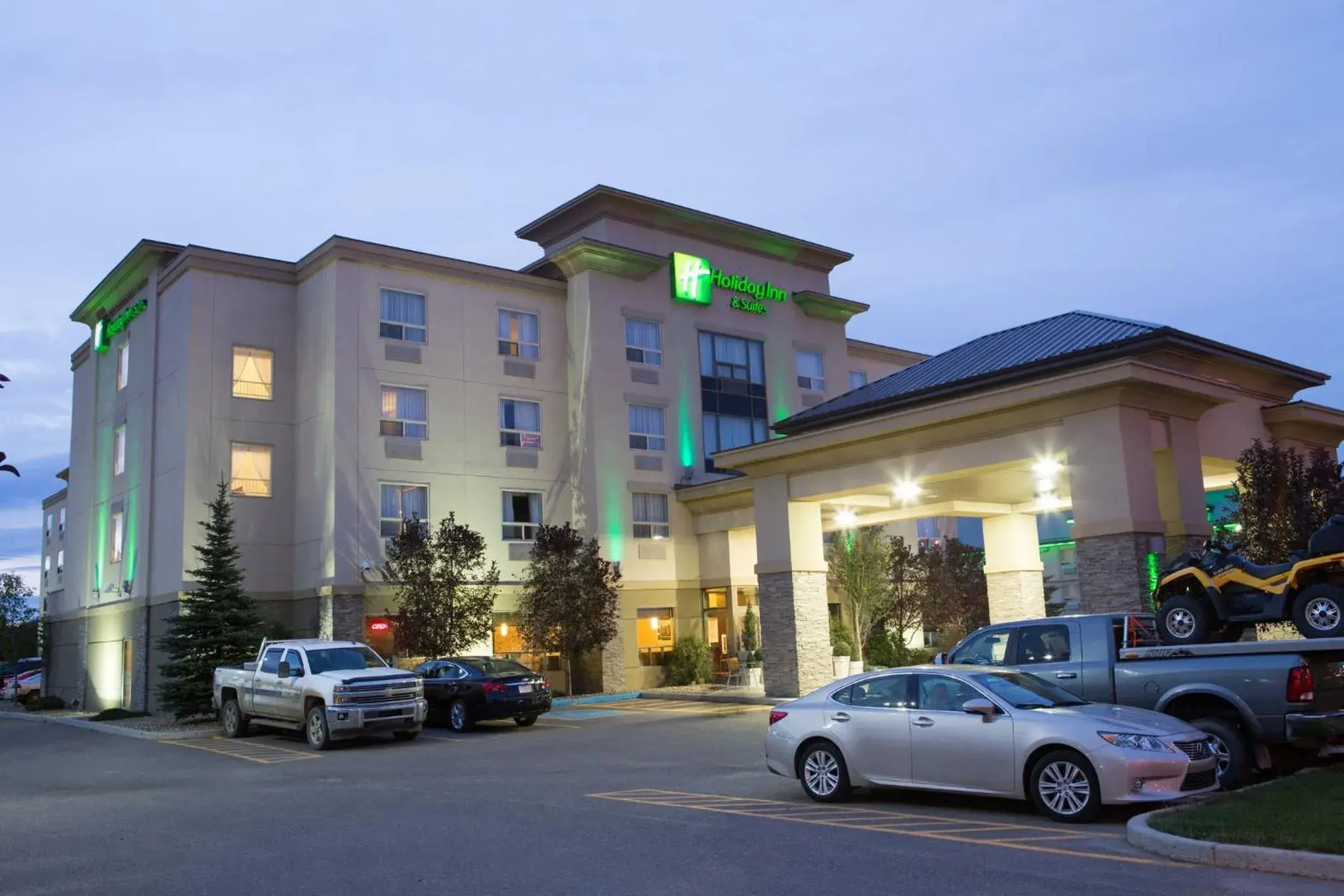 Property building in Holiday Inn & Suites Lloydminster by IHG Property building in Holiday Inn & Suites Lloydminster by IHG