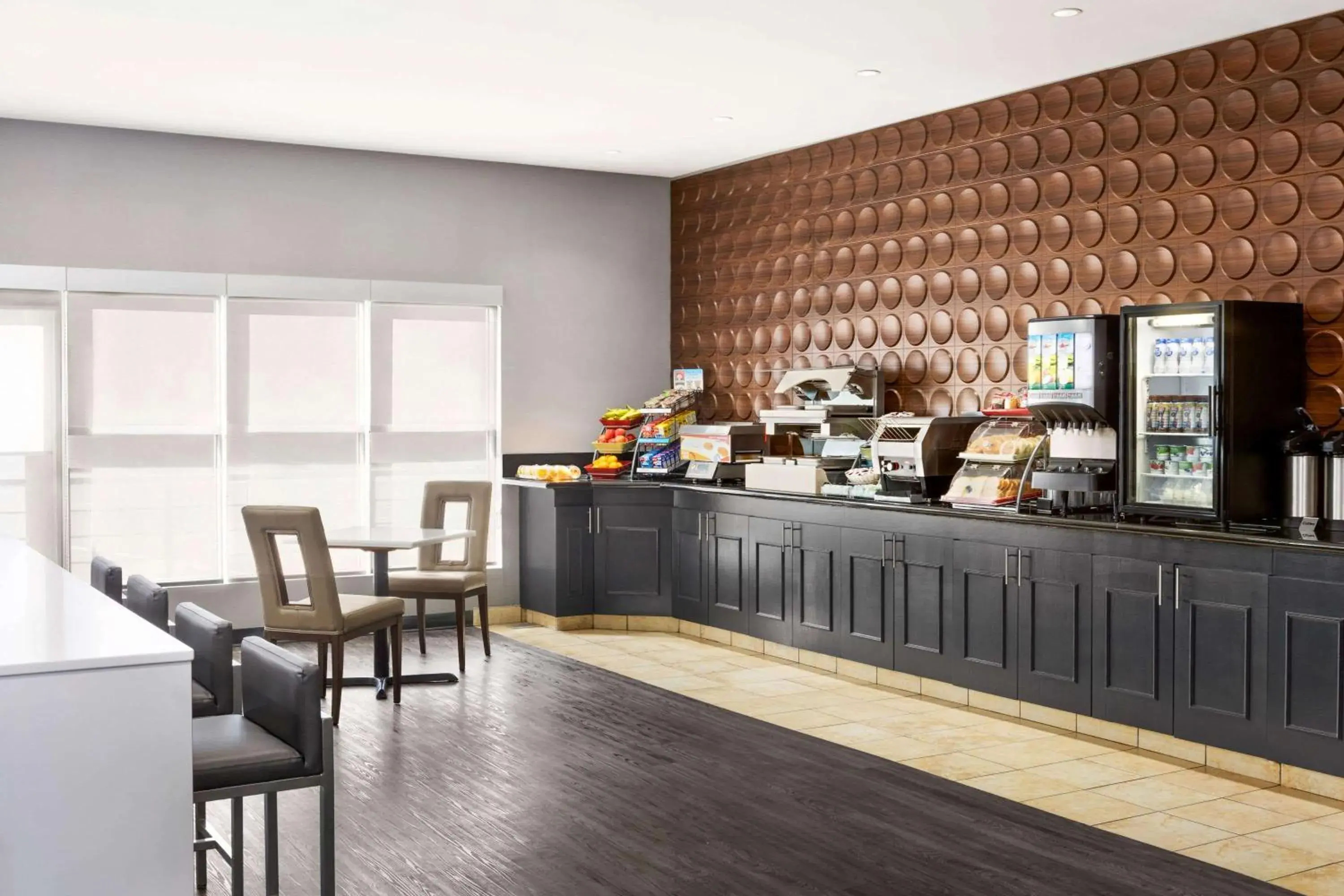 Restaurant/places to eat in Wingate by Wyndham Lethbridge Restaurant/places to eat in Wingate by Wyndham Lethbridge