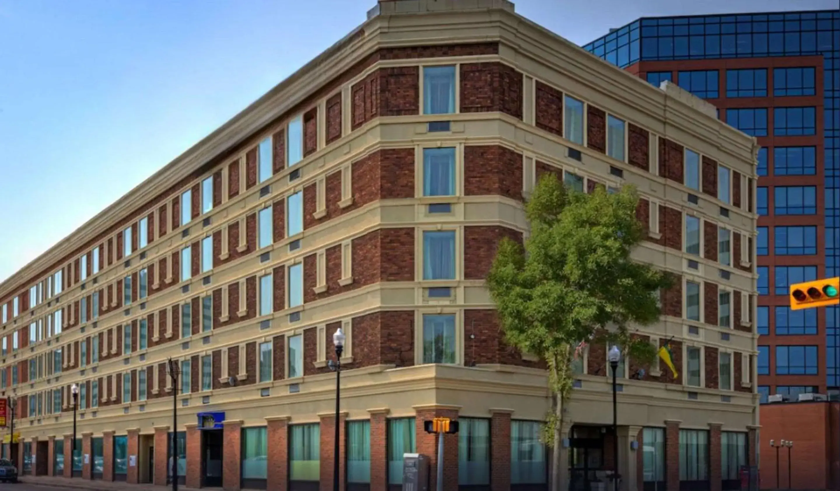 Property building in Quality Inn & Suites Regina Downtown Property building in Quality Inn & Suites Regina Downtown