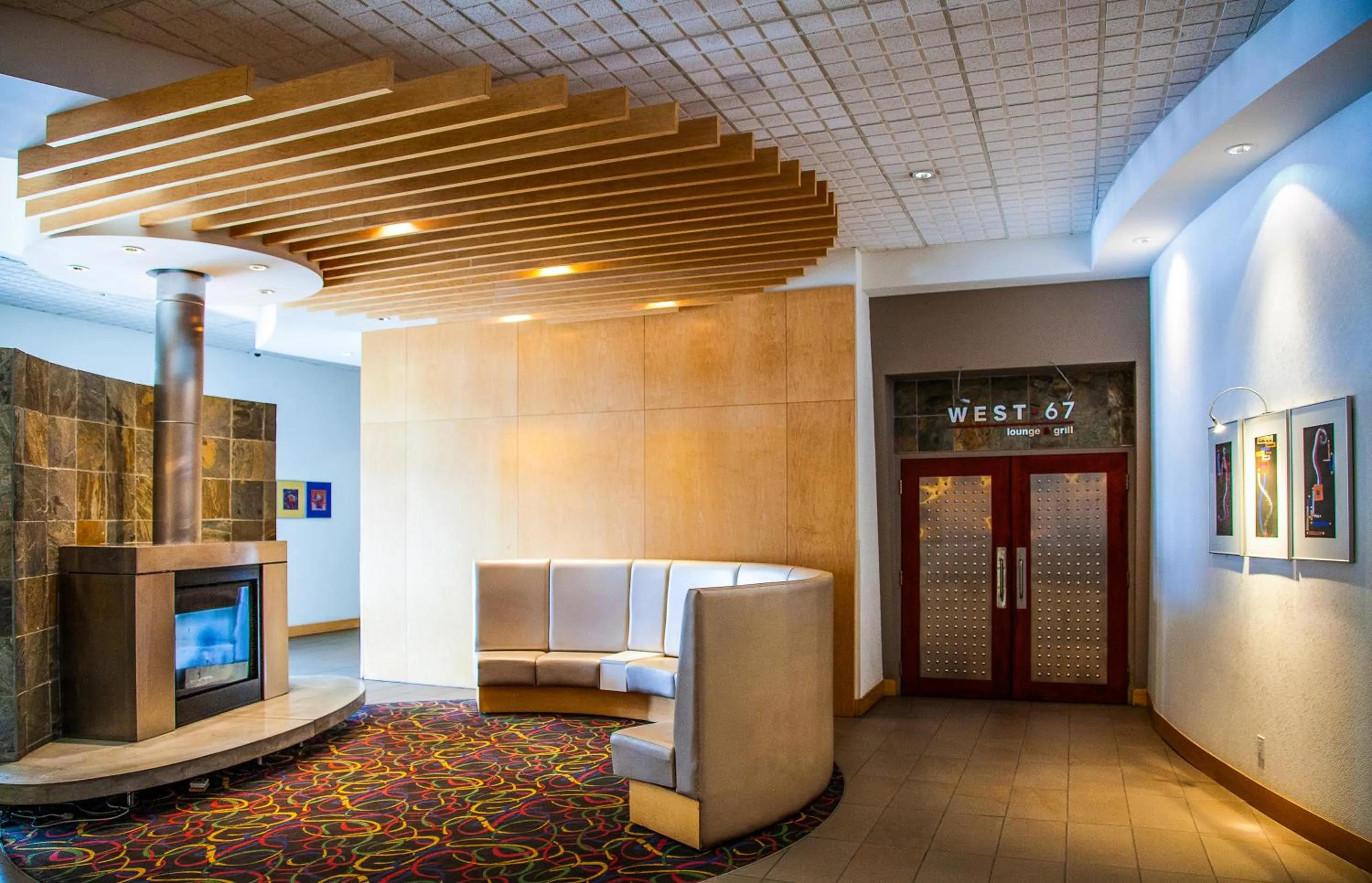Lobby or reception in iHOTEL & Conference Centre Red Deer