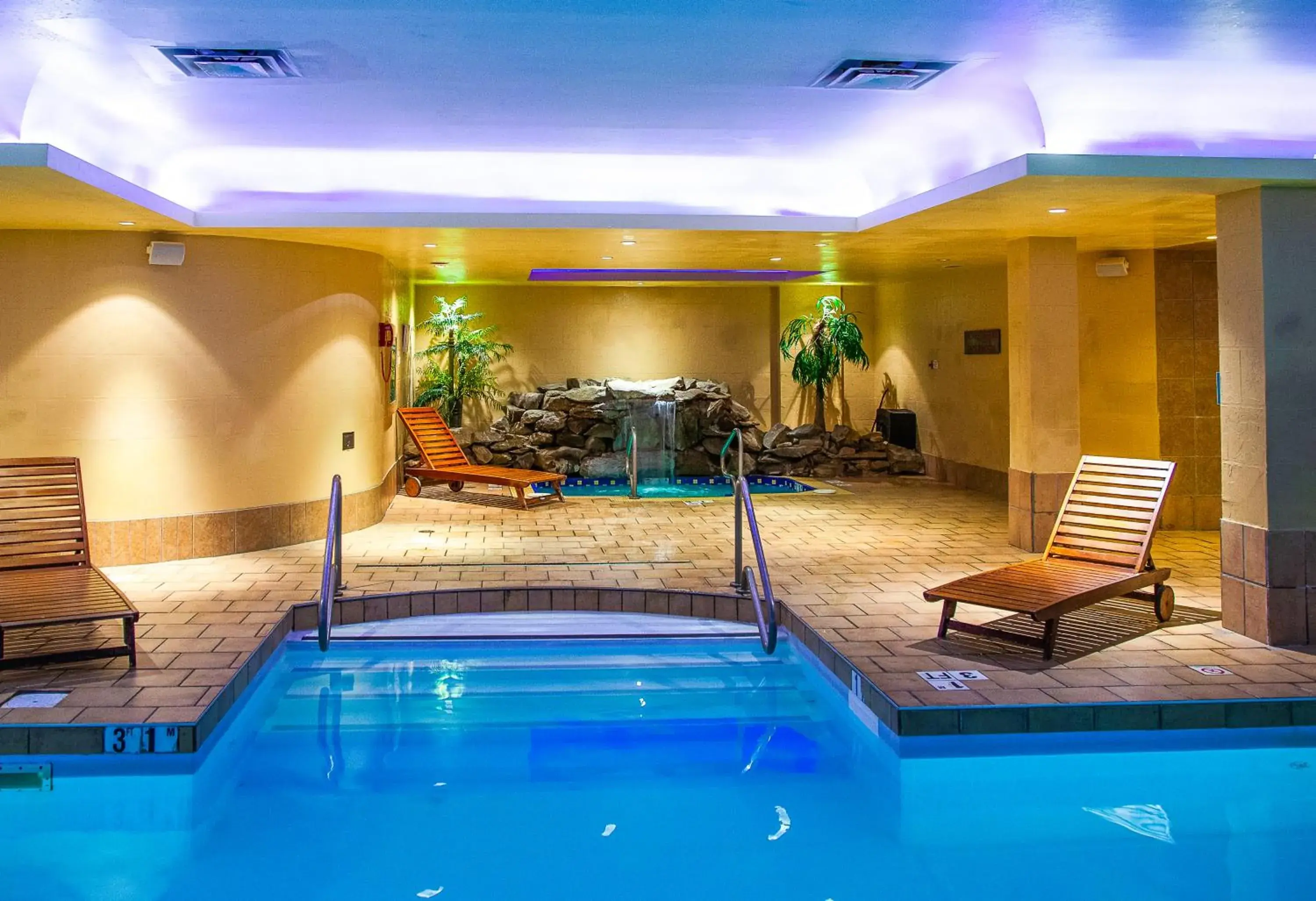 Pool view in iHOTEL & Conference Centre Red Deer Pool view in iHOTEL & Conference Centre Red Deer