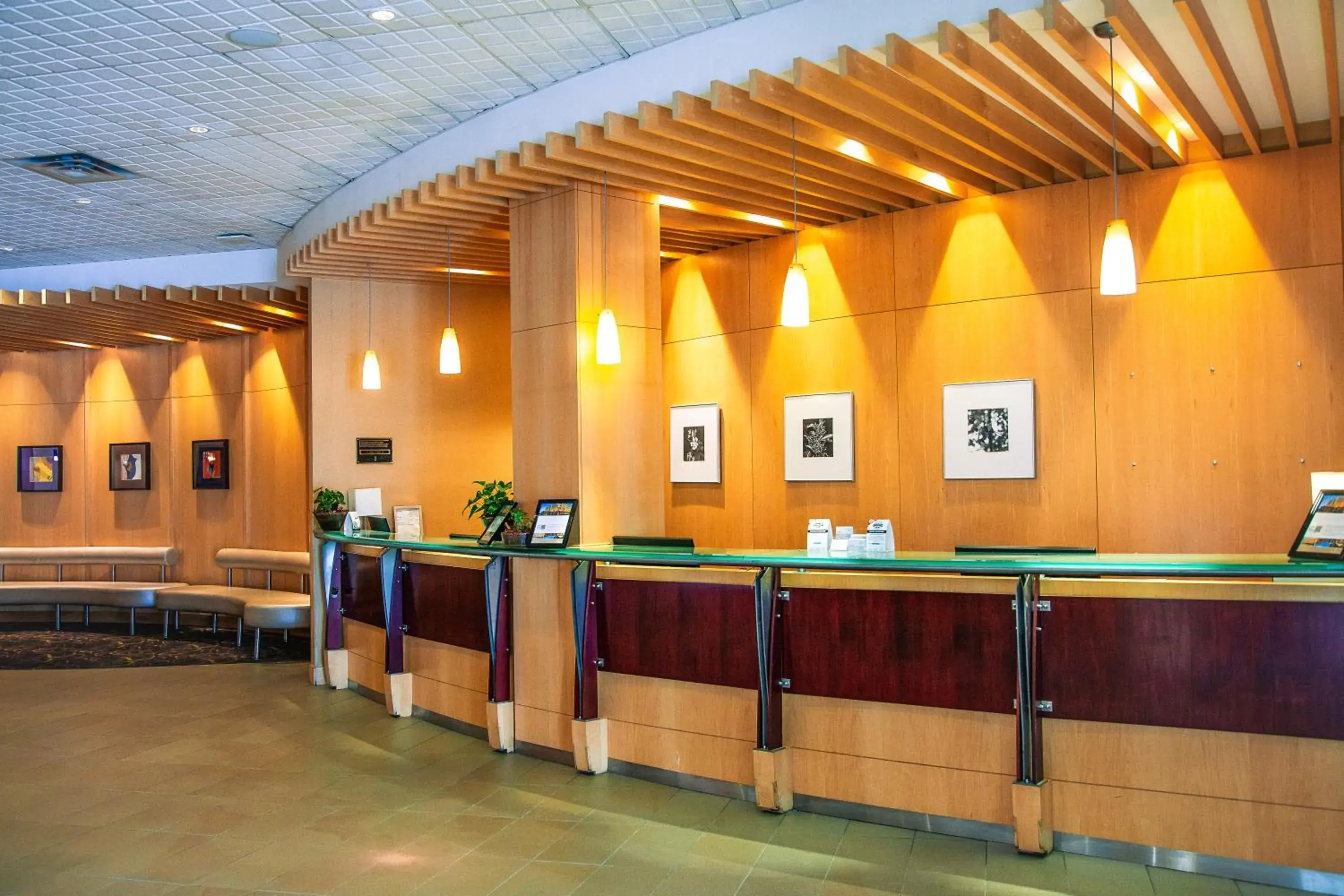 Lobby or reception in iHOTEL & Conference Centre Red Deer Lobby or reception in iHOTEL & Conference Centre Red Deer