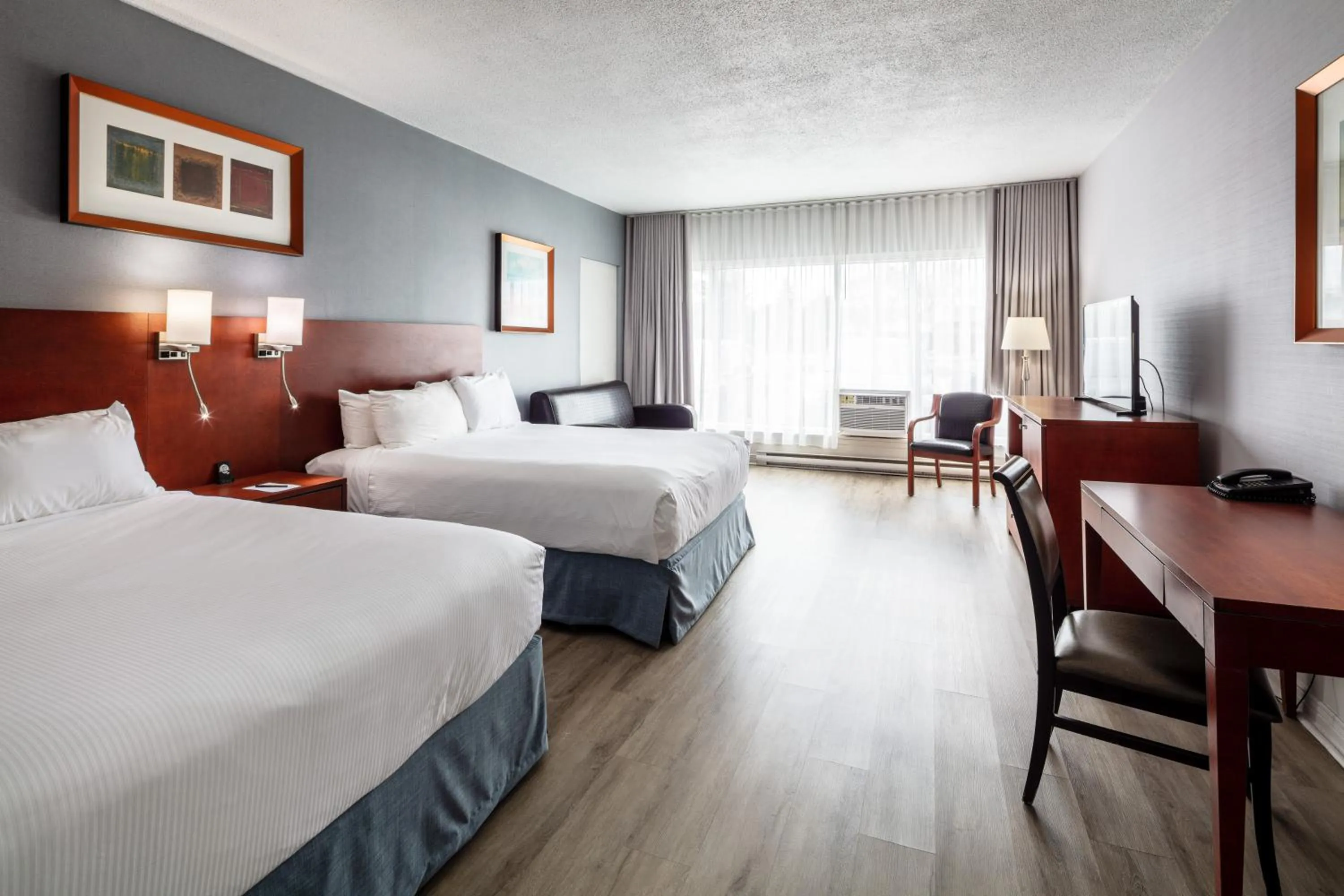 Bedroom, Bed in Auberge Royal Versailles