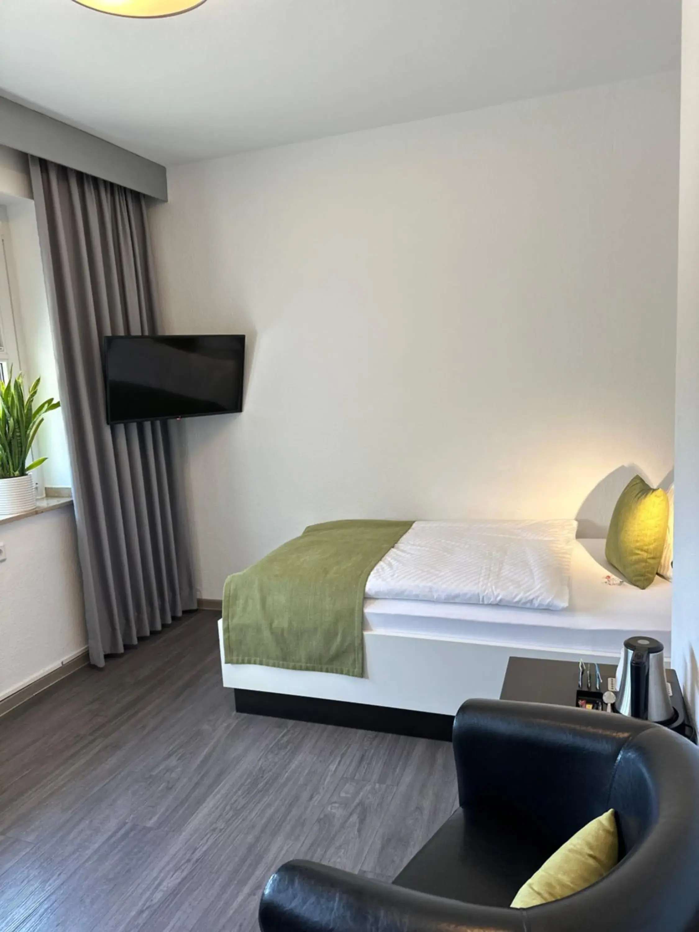 Bedroom, Bed in an Hotel Bedroom, Bed in an Hotel