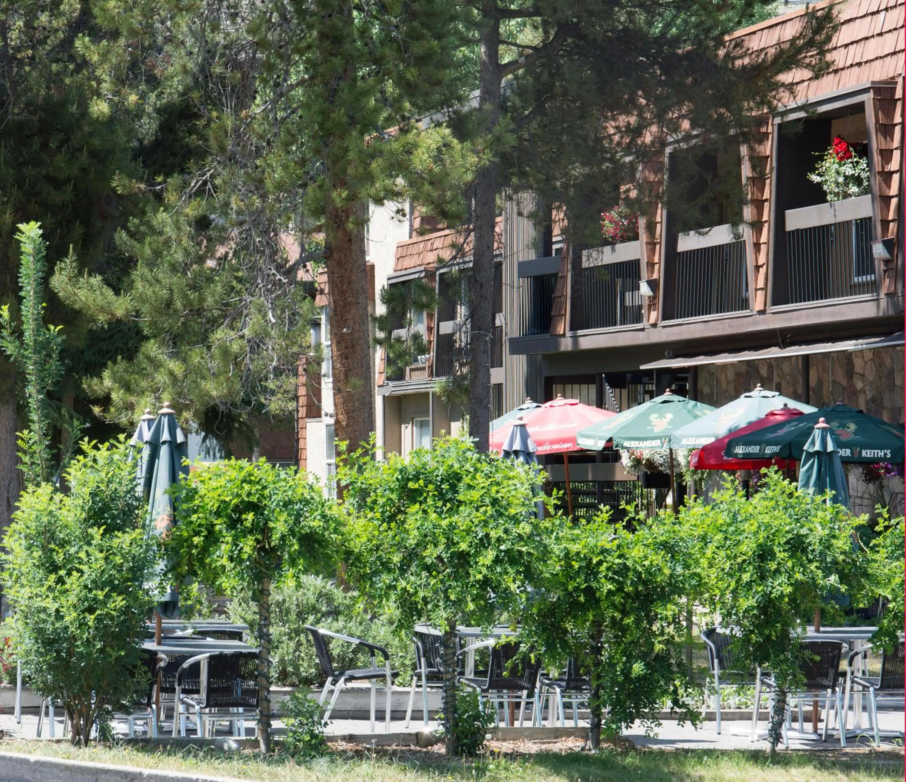 Patio in Tonquin Inn