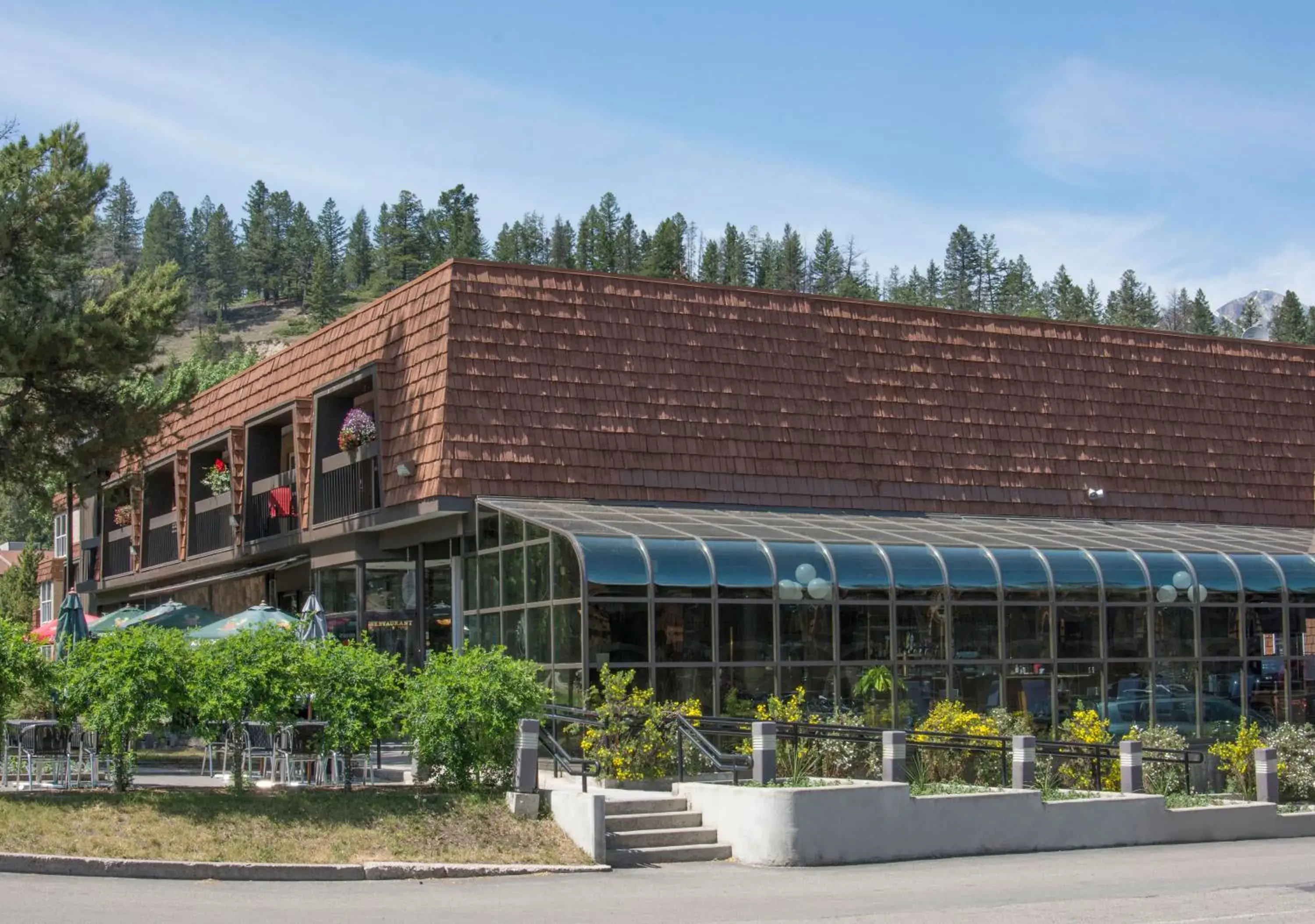Restaurant/places to eat in Tonquin Inn Restaurant/places to eat in Tonquin Inn