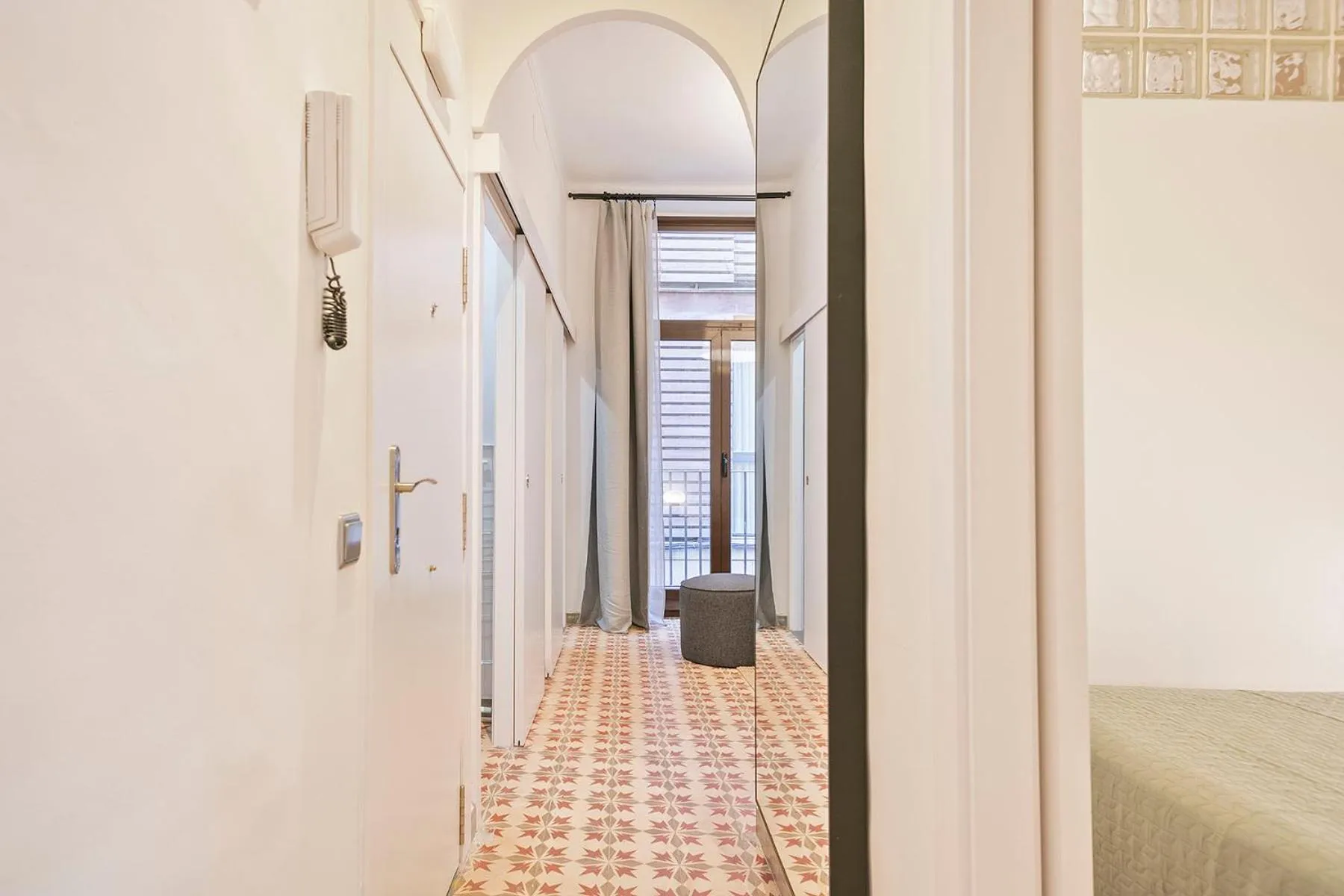 Photo of the whole room, Bed in Citytrip Palau de la Música